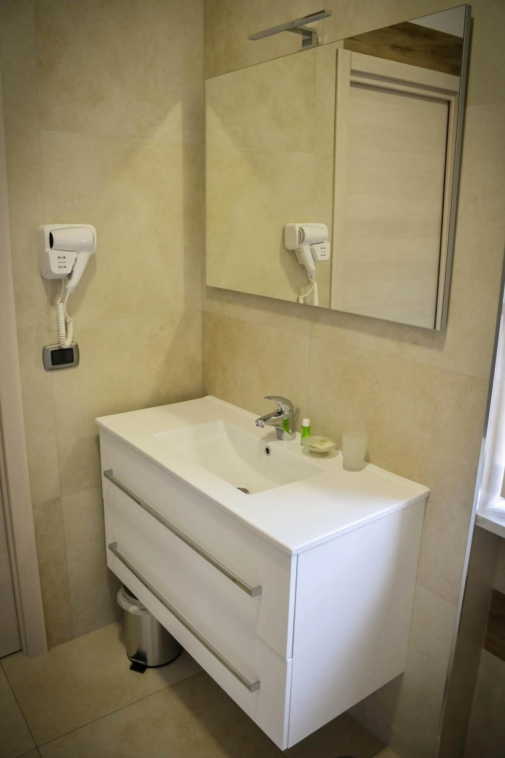 Bathroom in Brain Rooms & Suite