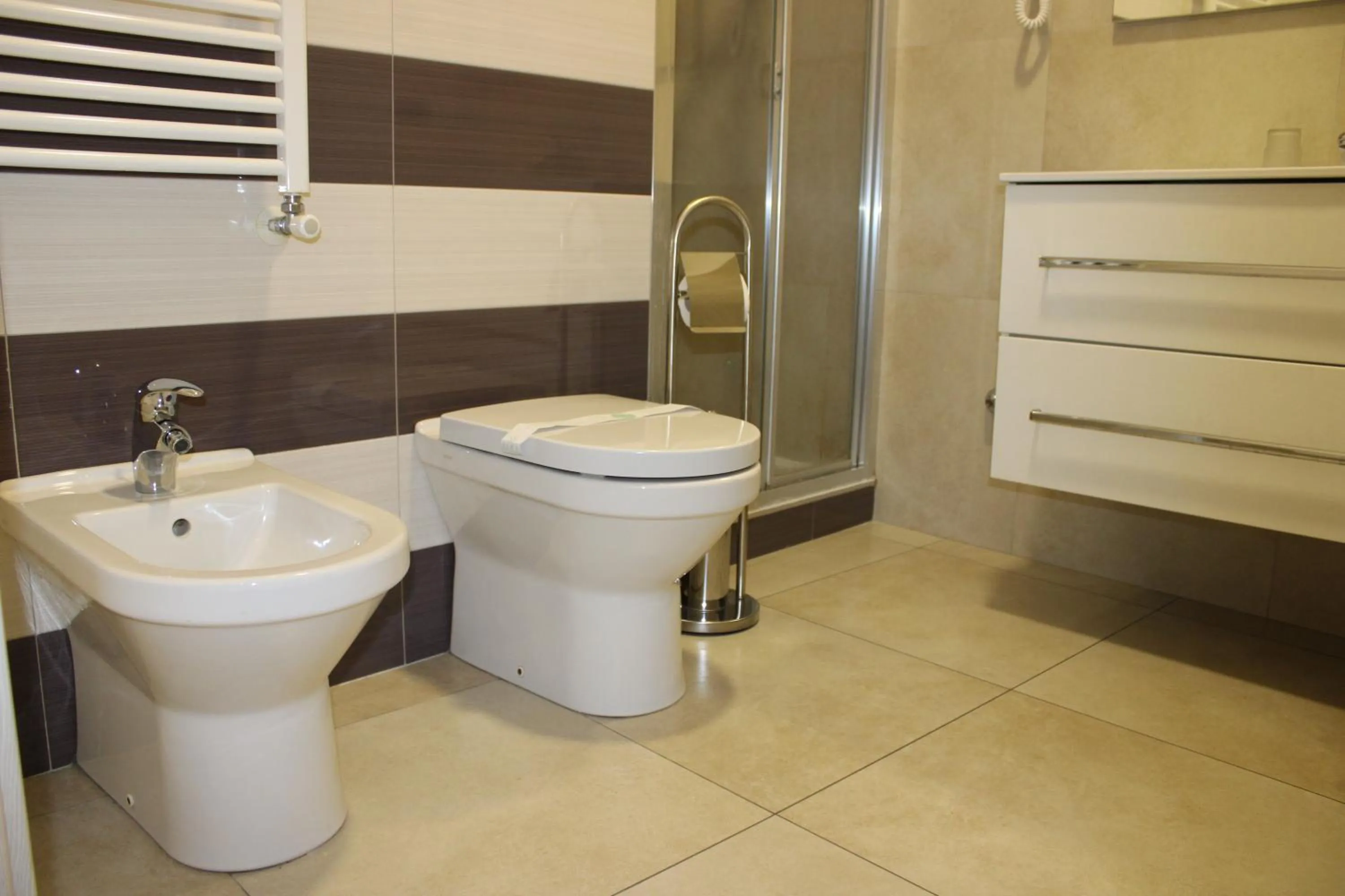 Bathroom in Brain Rooms & Suite