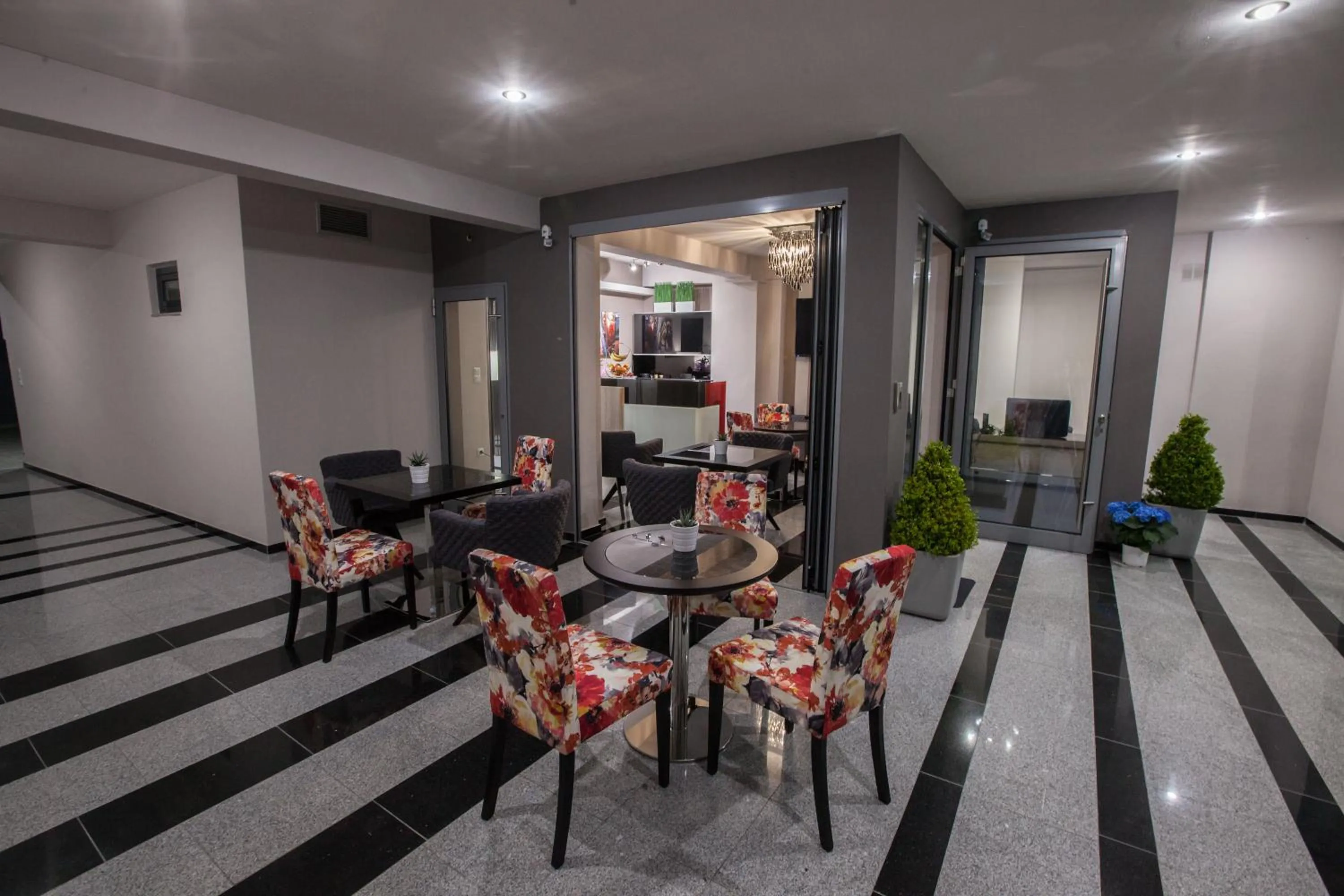 Restaurant/places to eat in Diamond City Living