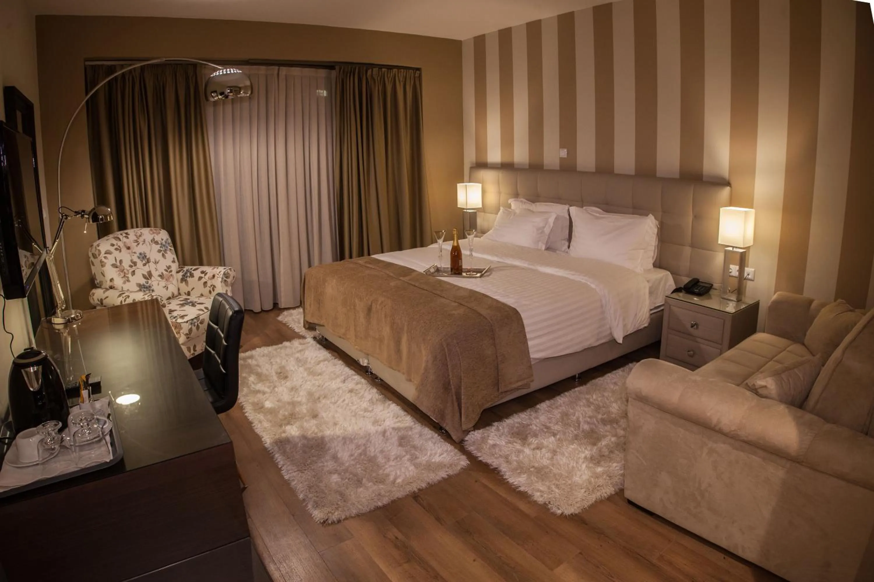 Photo of the whole room, Bed in Diamond City Living