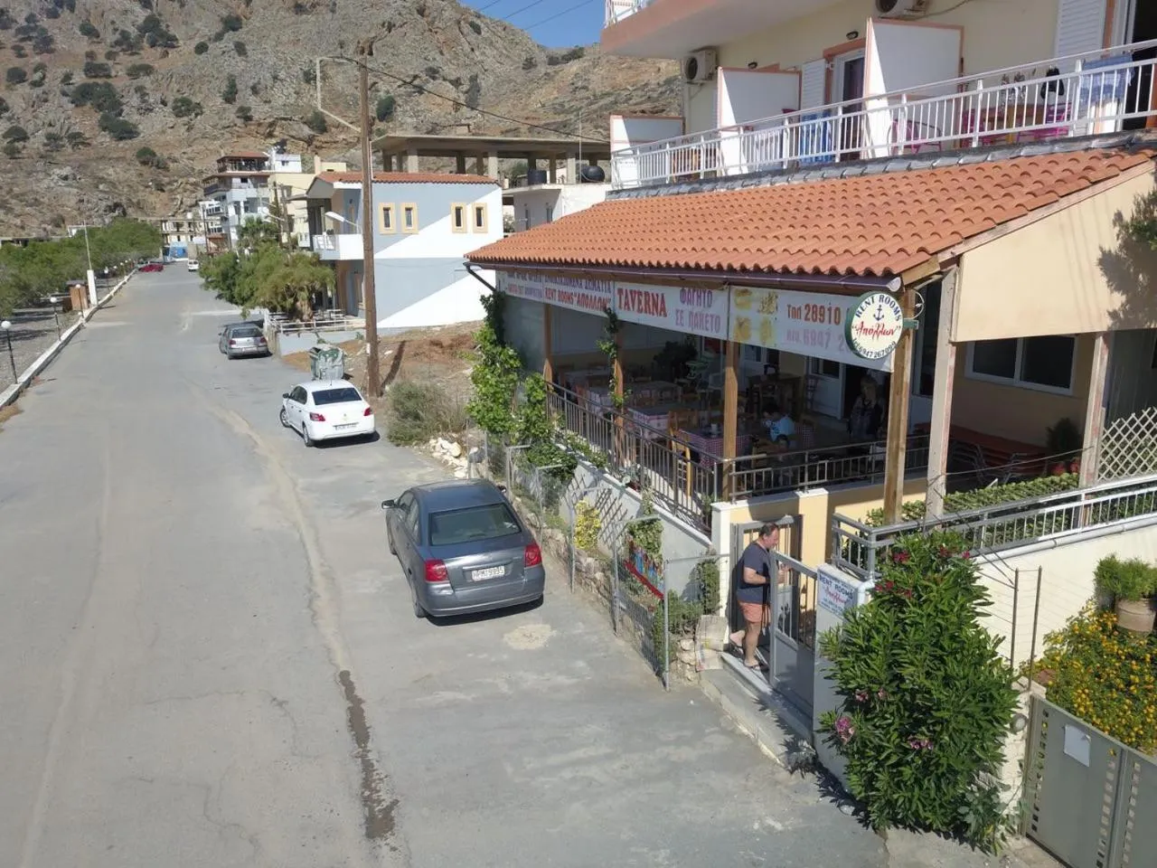 Facade/entrance in Apollon