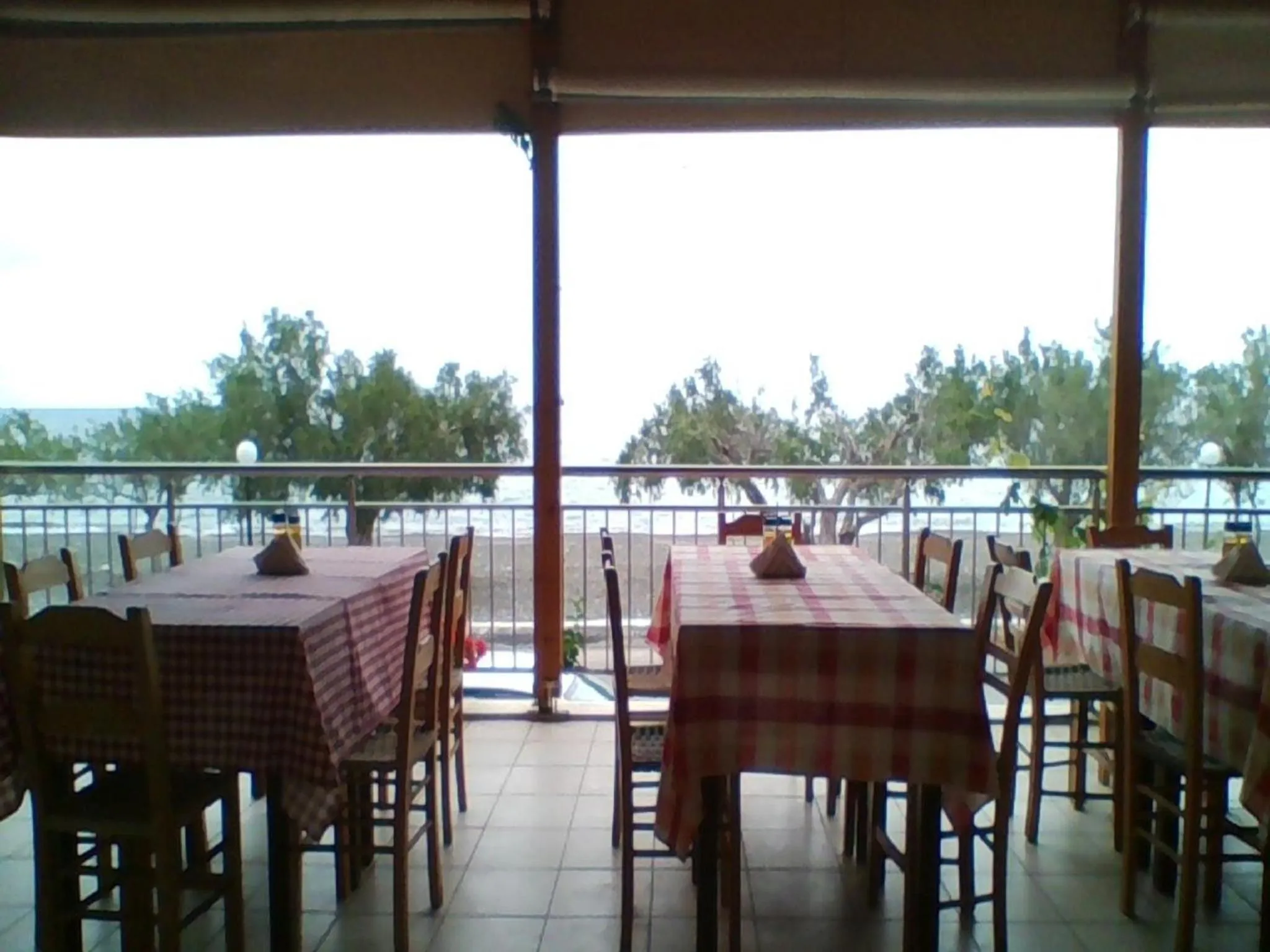 Restaurant/places to eat in Apollon