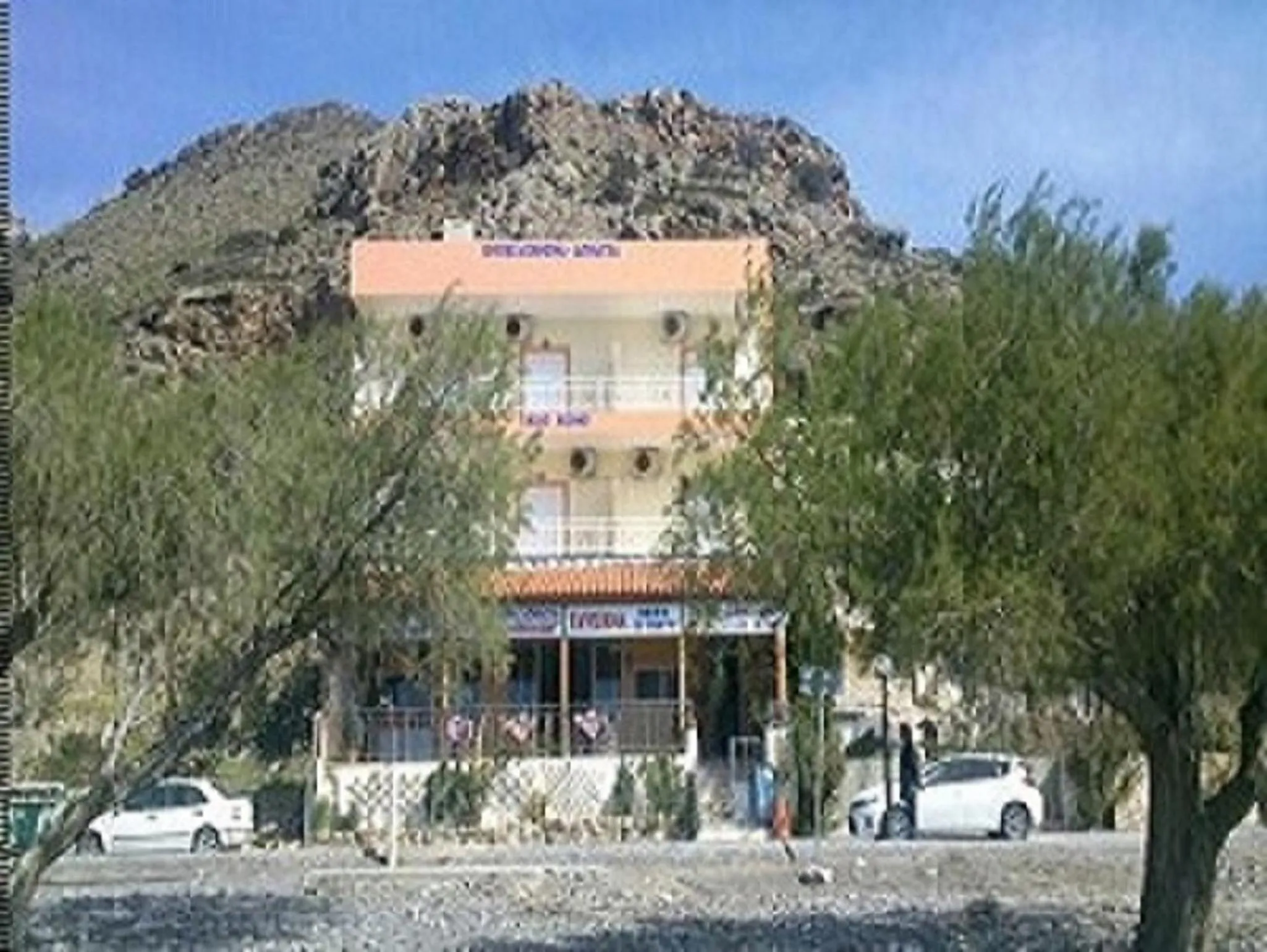 Facade/entrance in Apollon