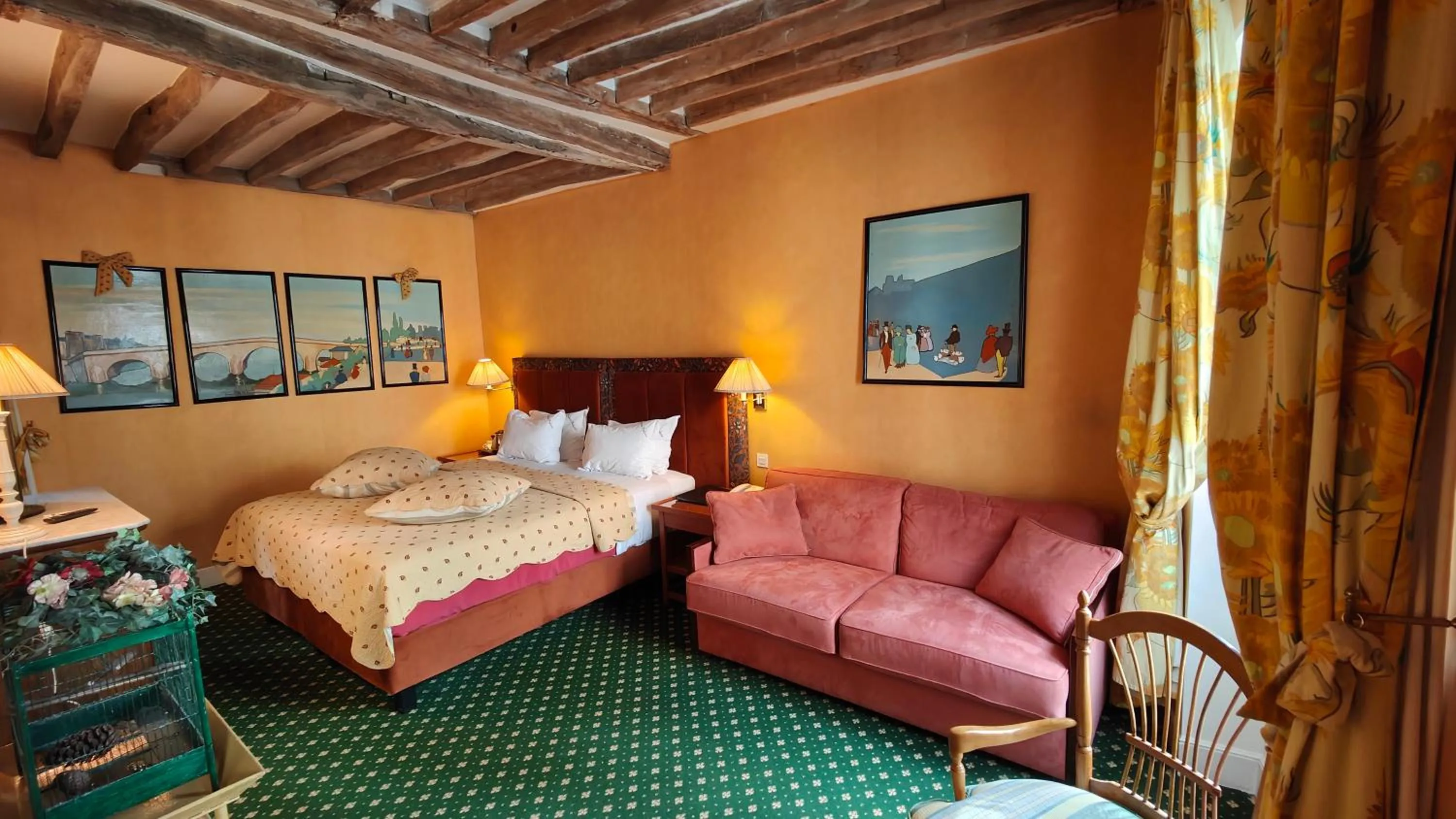 Bed in Le Relais Médicis