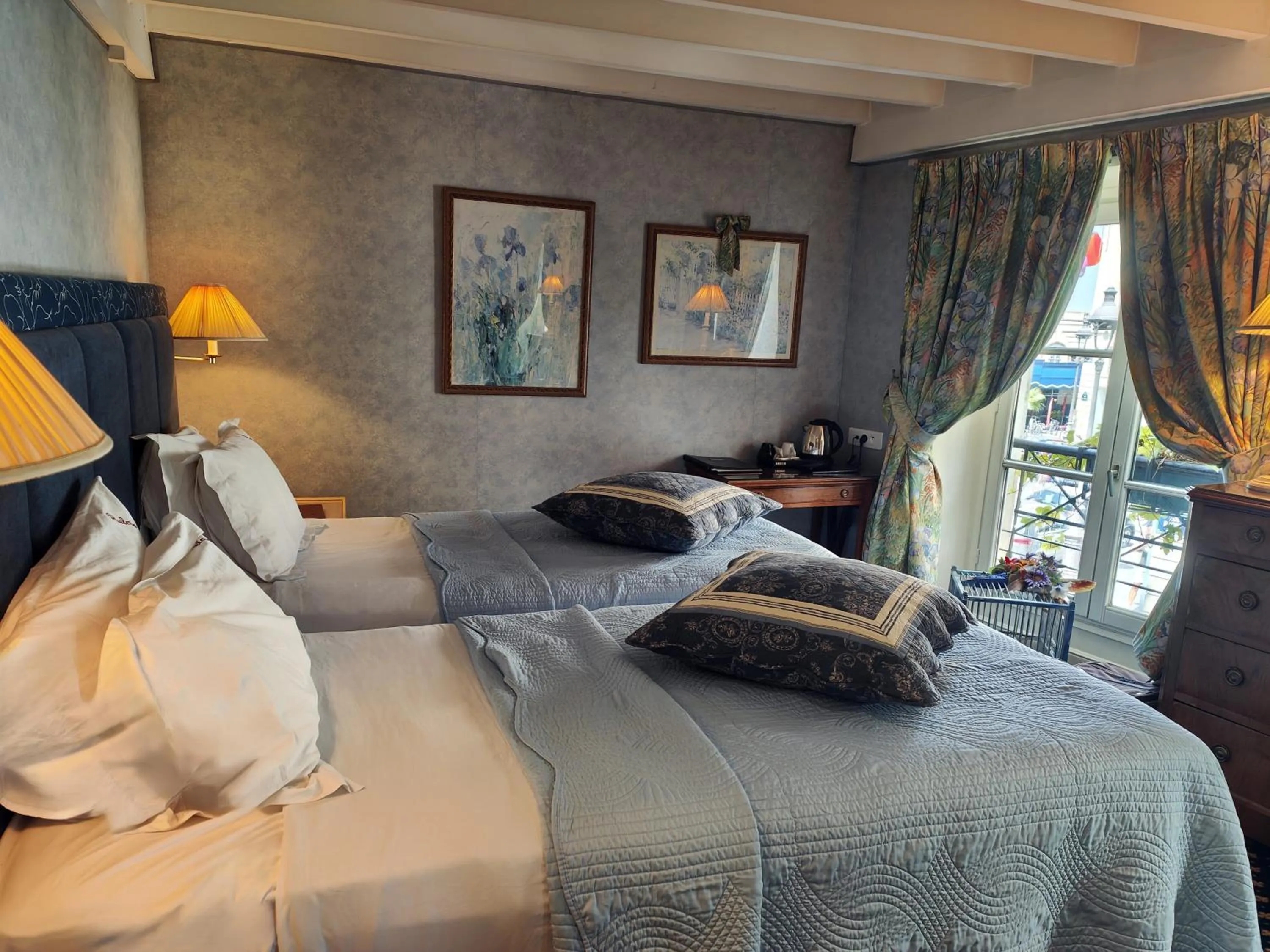 Bed in Le Relais Médicis