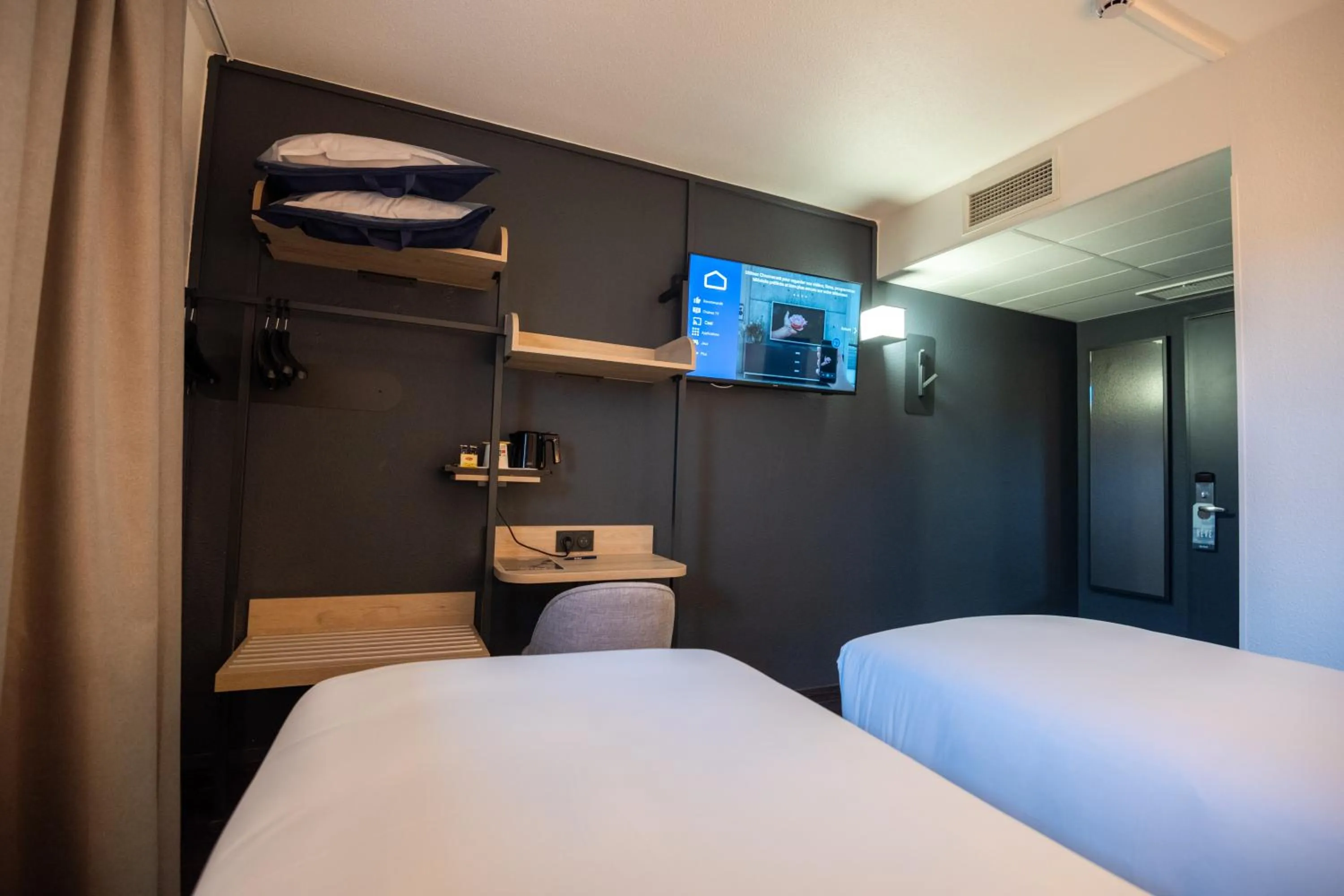 Bed in KYRIAD BORDEAUX SUD - Villenave d'Ornon