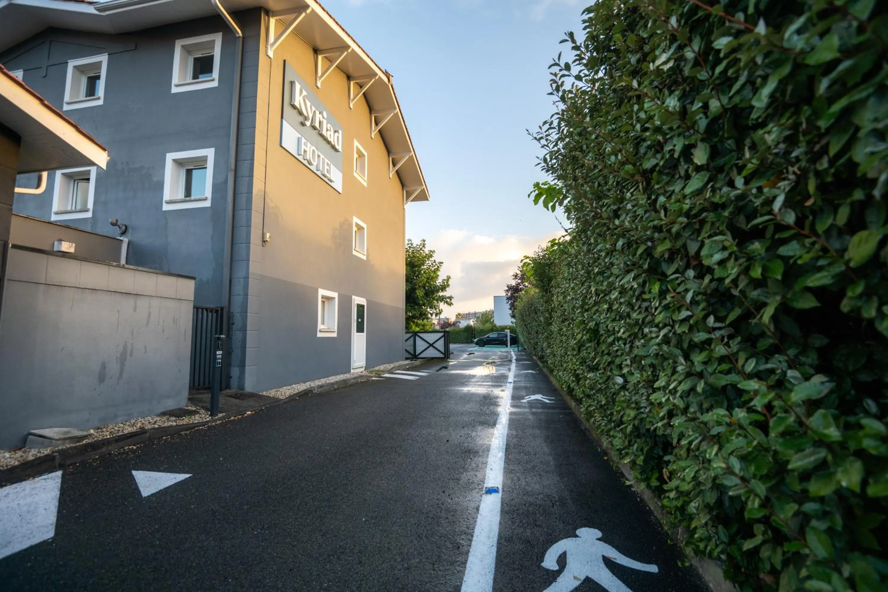 Facade/entrance in KYRIAD BORDEAUX SUD - Villenave d'Ornon