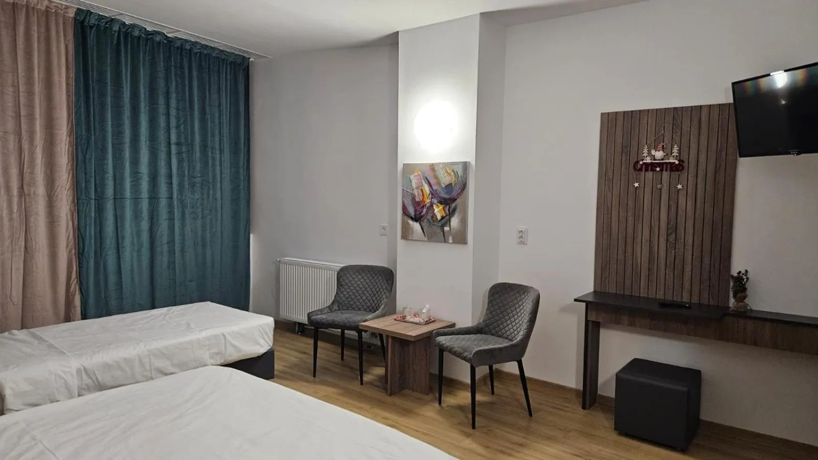 Photo of the whole room, Bed in Hotel Sir Lujerului