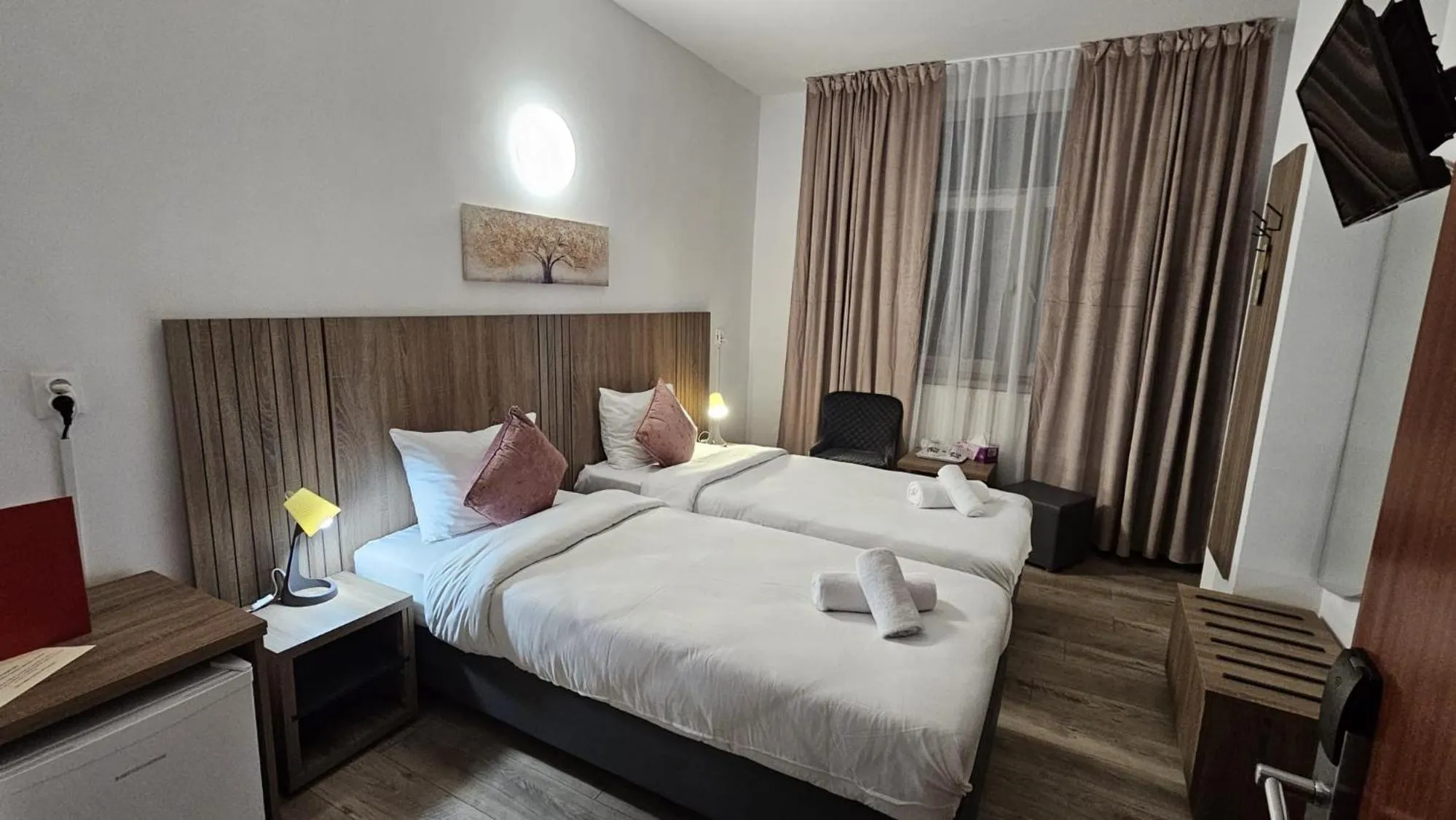 Photo of the whole room, Bed in Hotel Sir Lujerului