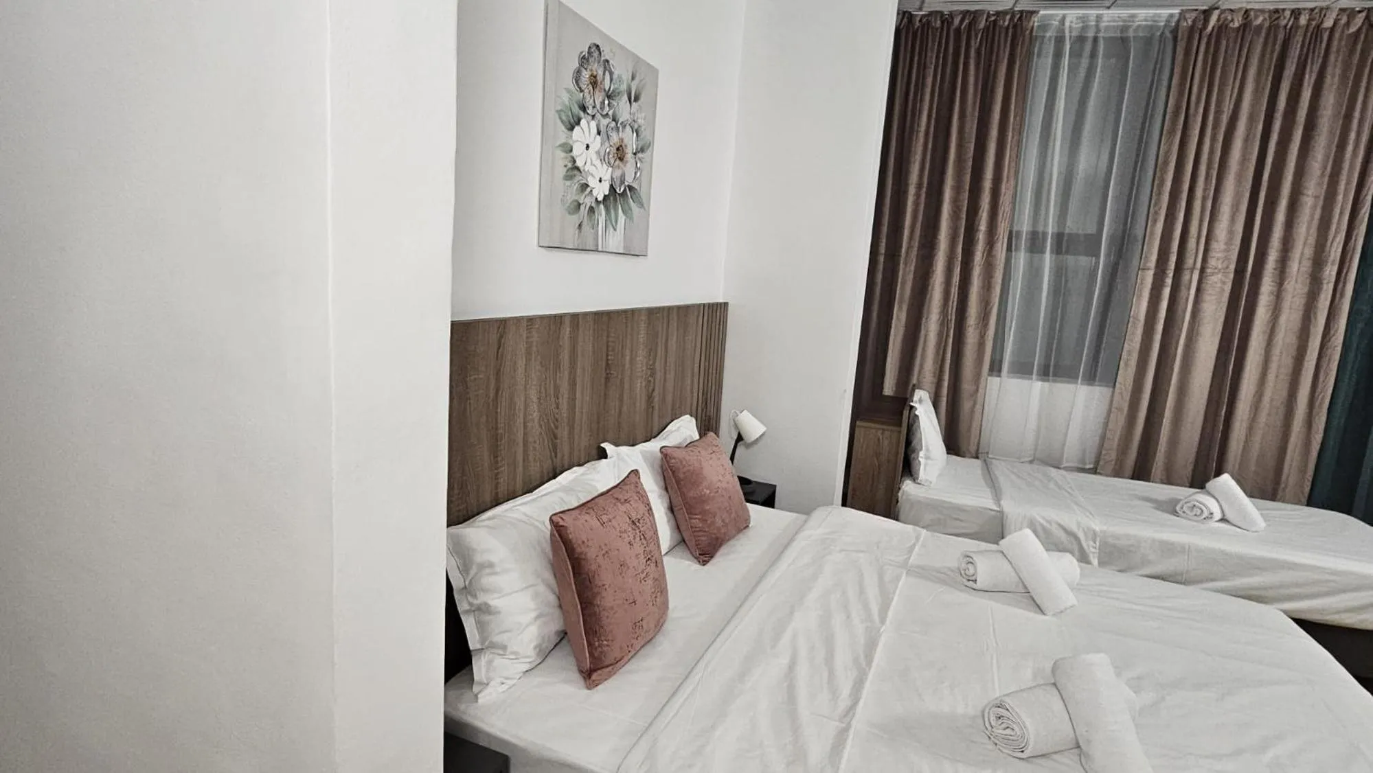 Photo of the whole room, Bed in Hotel Sir Lujerului