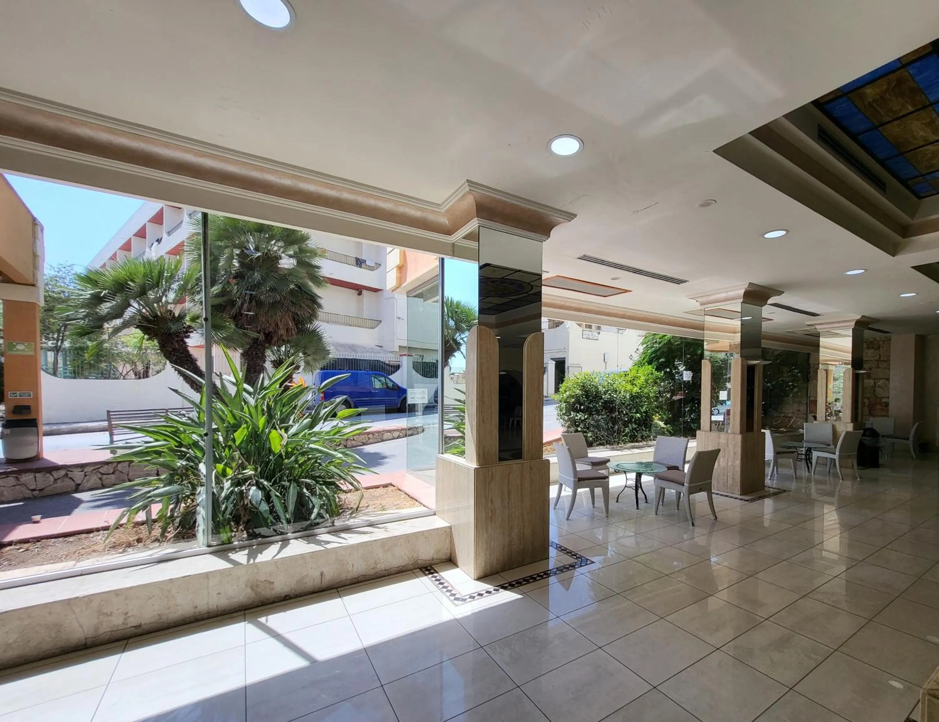 Lobby or reception in Topaz Hotel