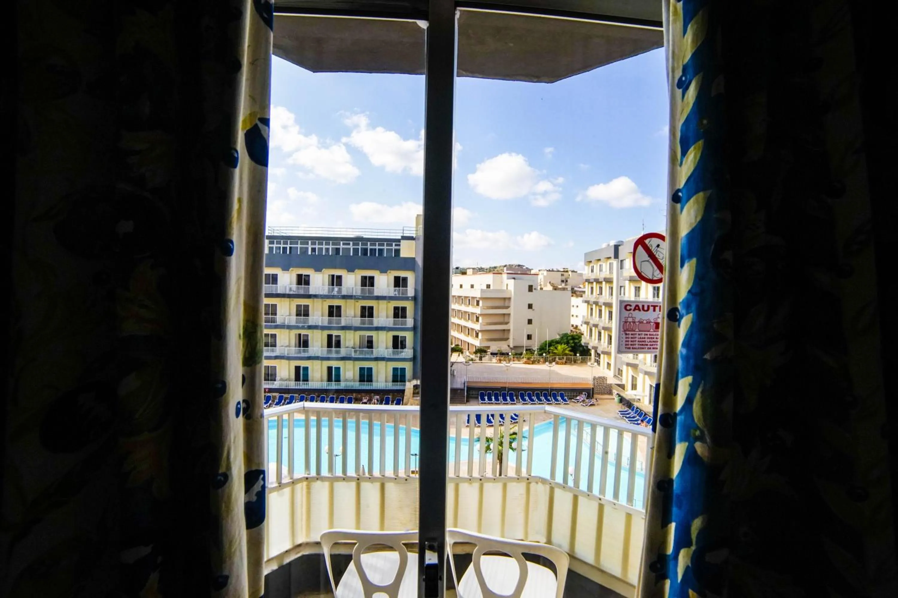 Pool view in Topaz Hotel