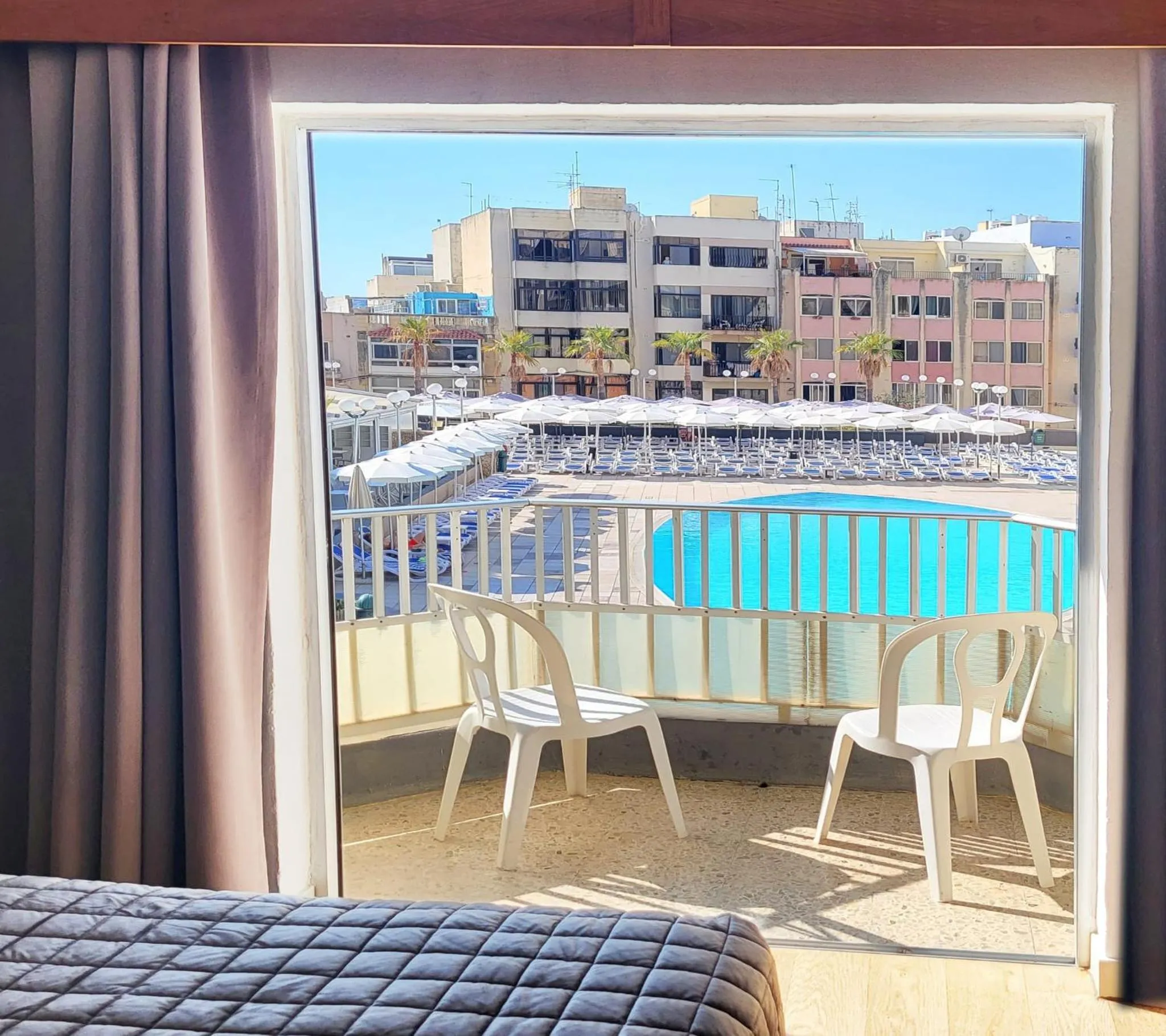 Bedroom in Topaz Hotel