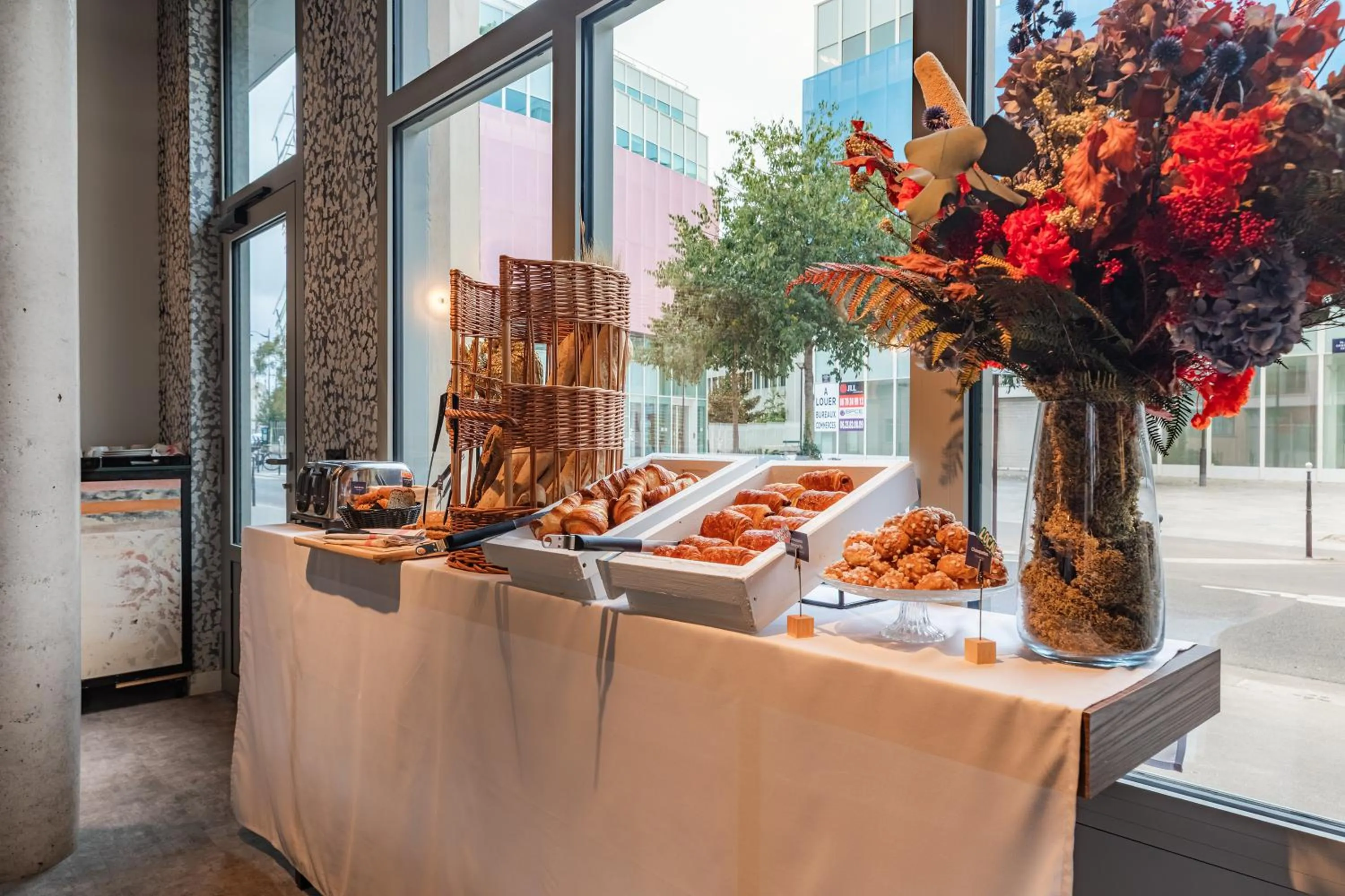 Breakfast in Appart'City Collection Genève Aéroport - Ferney Voltaire