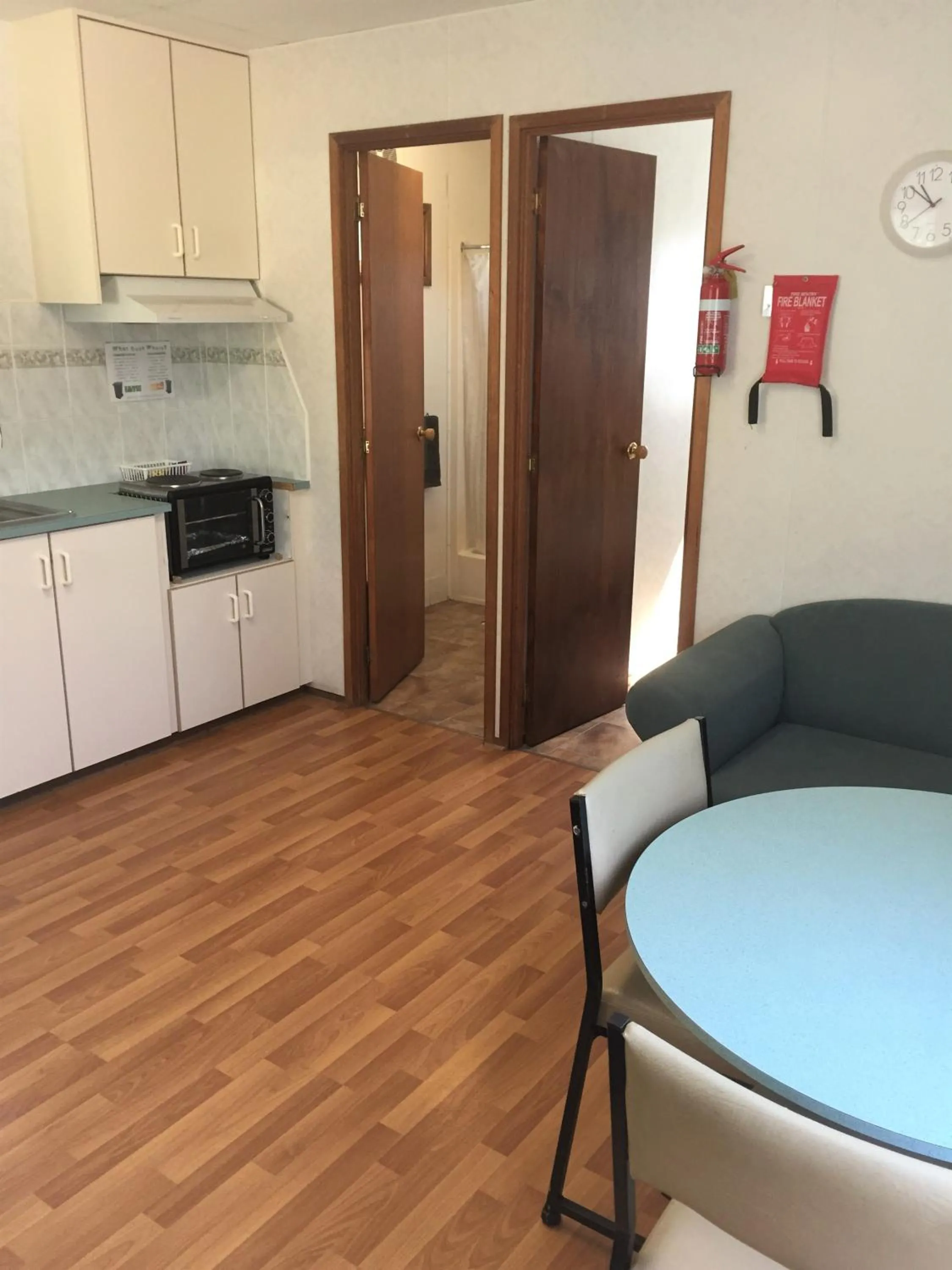 Kitchen or kitchenette in Junee Tourist Park