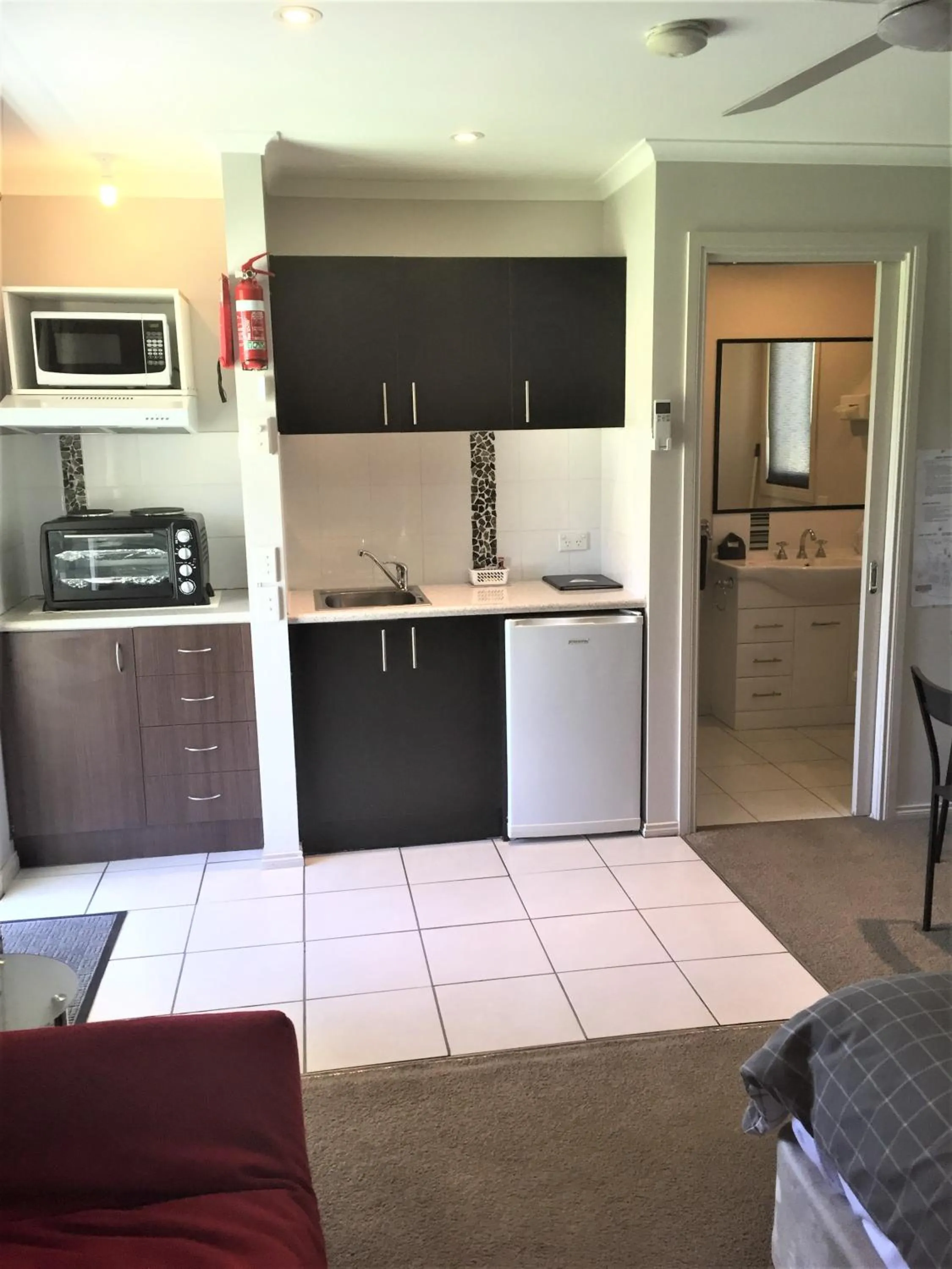 Kitchen or kitchenette in Junee Tourist Park