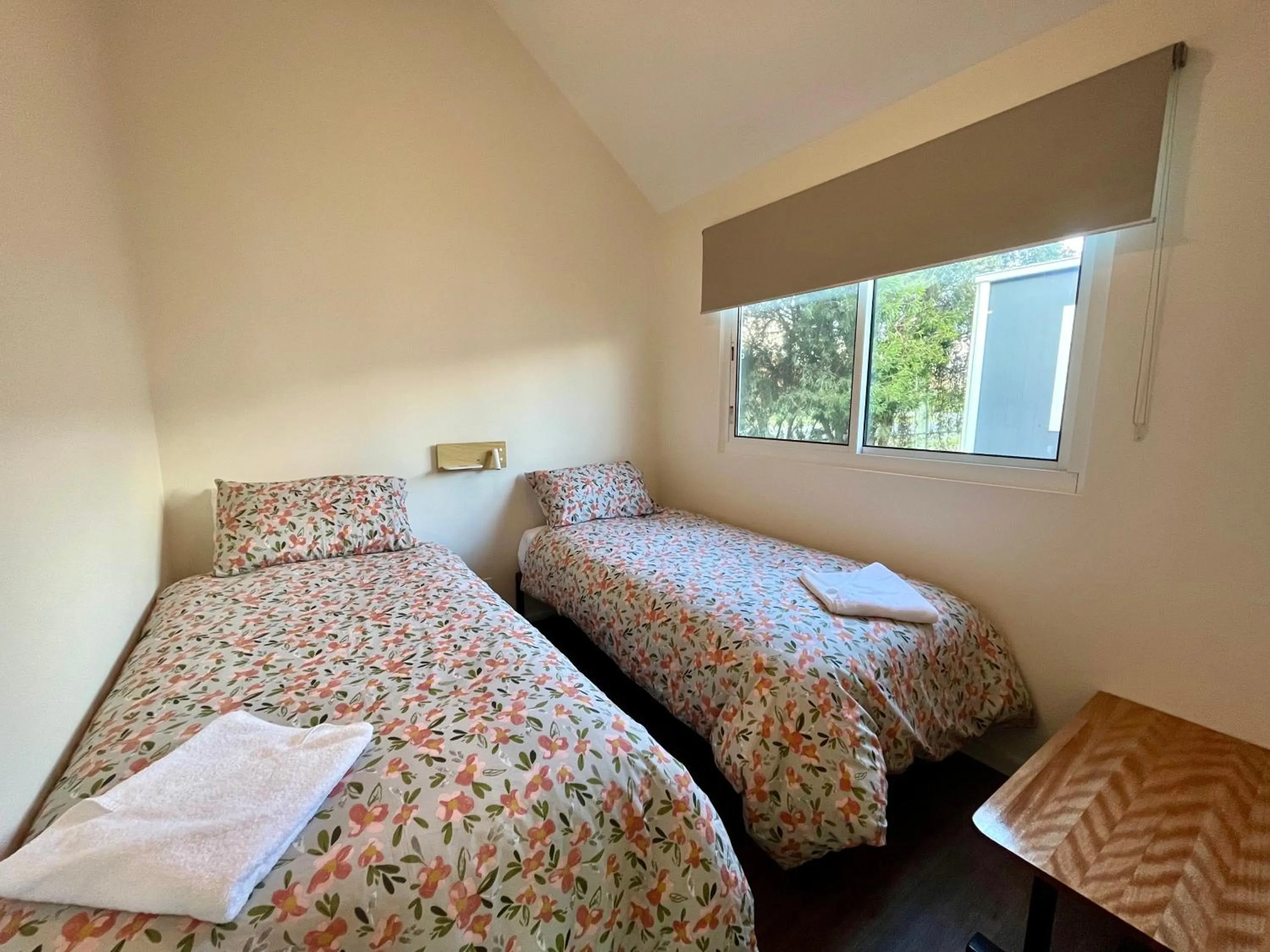Bedroom, Bed in Junee Tourist Park