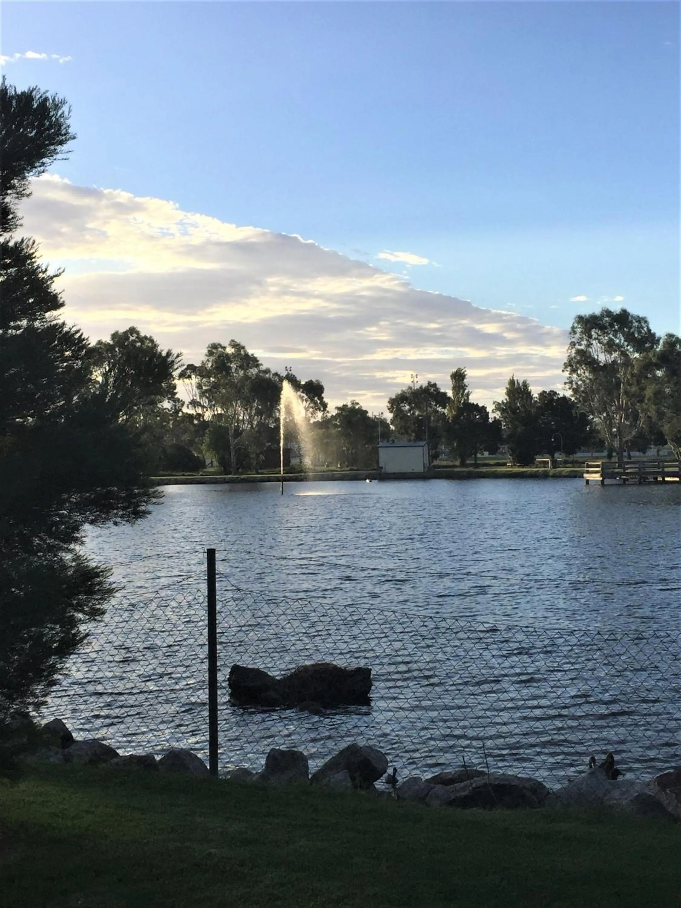 Lake view in Junee Tourist Park