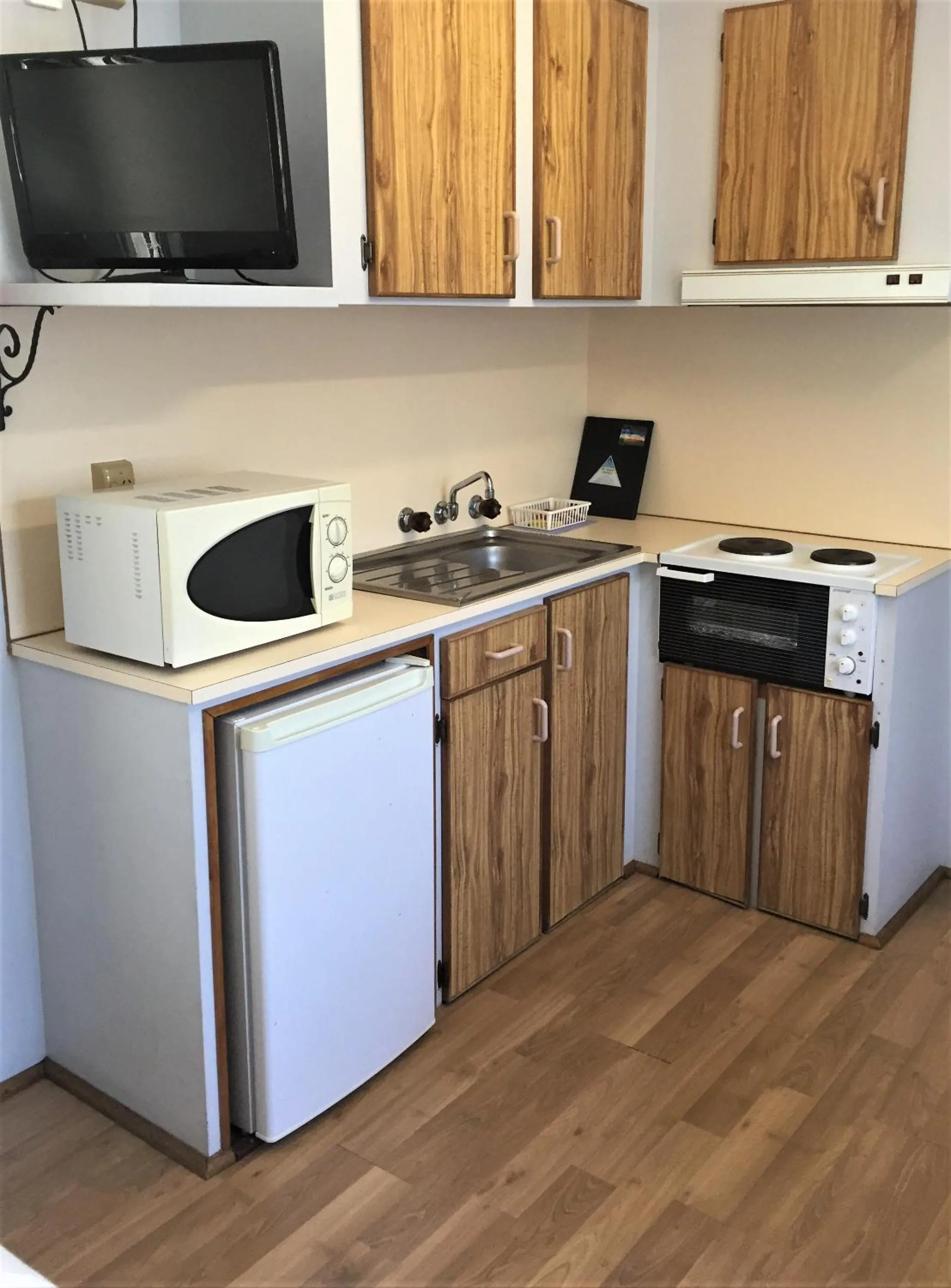 Kitchen or kitchenette in Junee Tourist Park