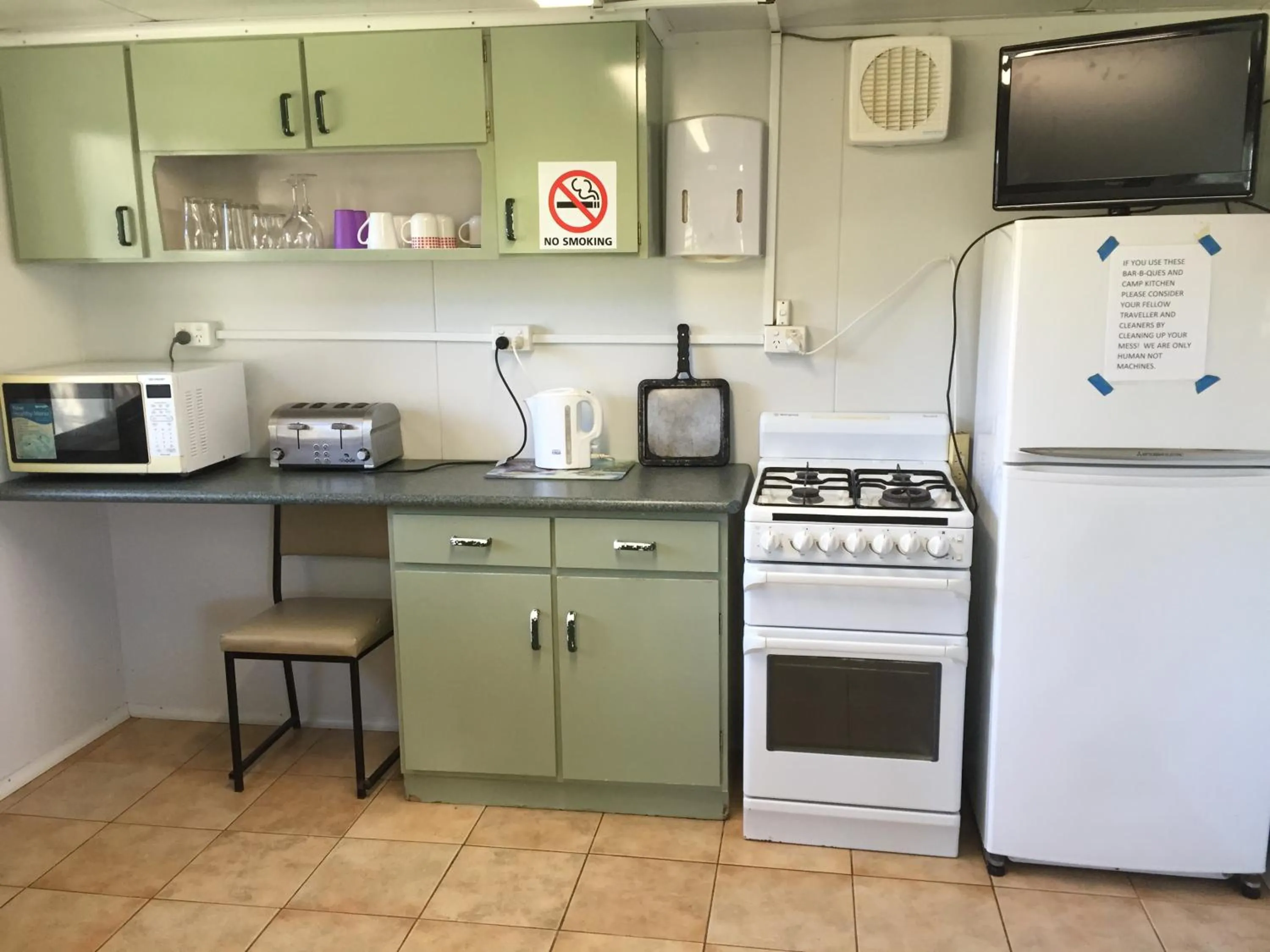 Communal kitchen in Junee Tourist Park