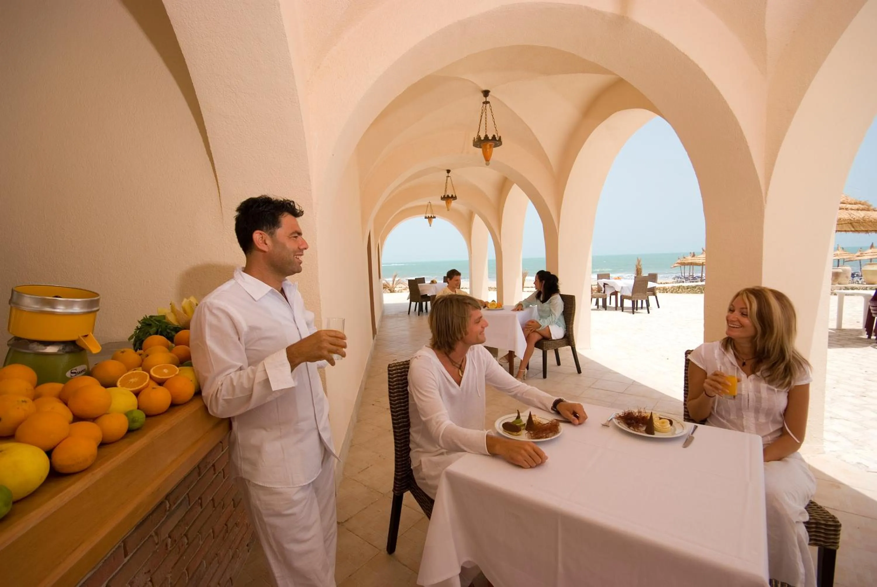 Restaurant/places to eat in Vincci Safira Palms