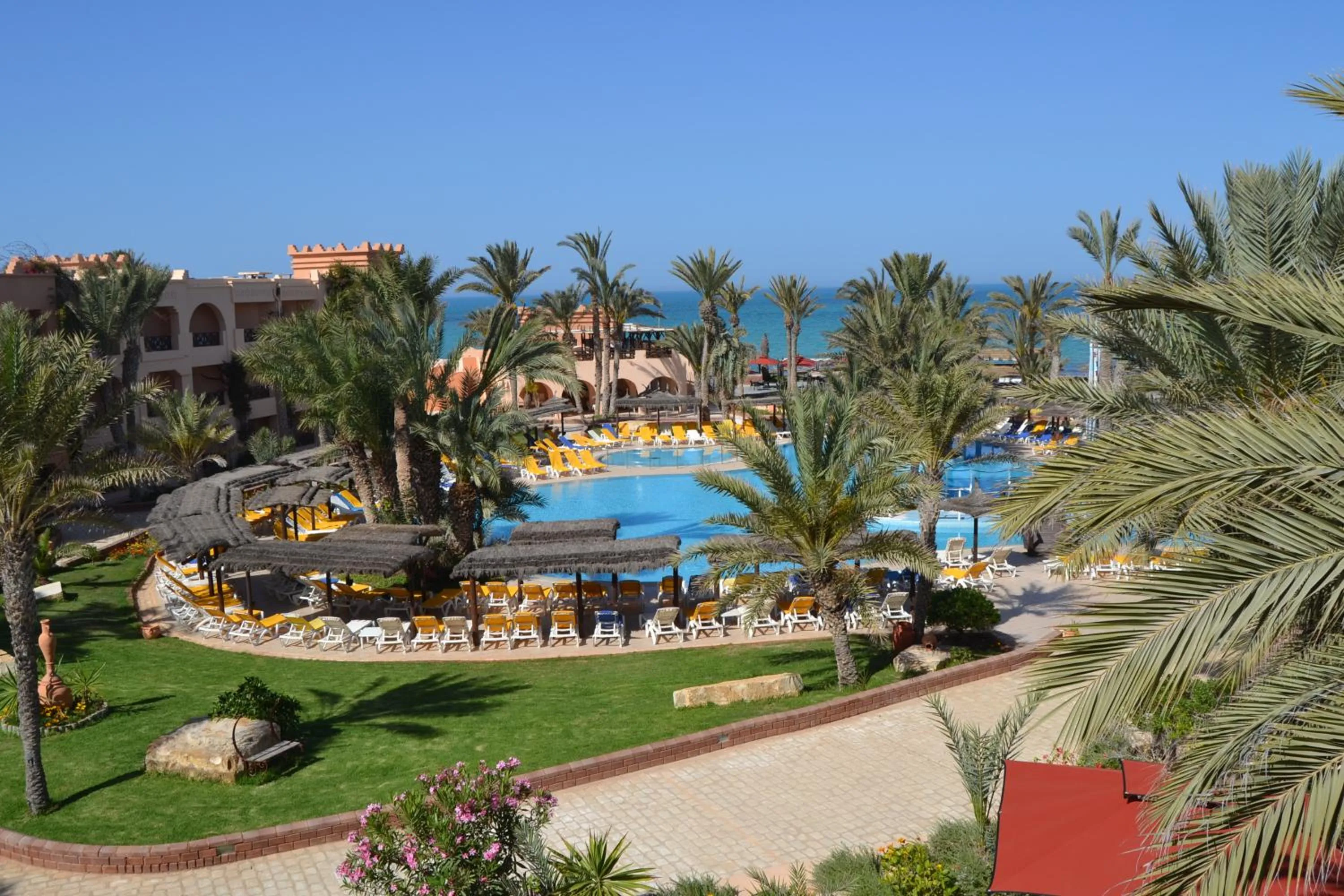 Swimming pool in Vincci Safira Palms