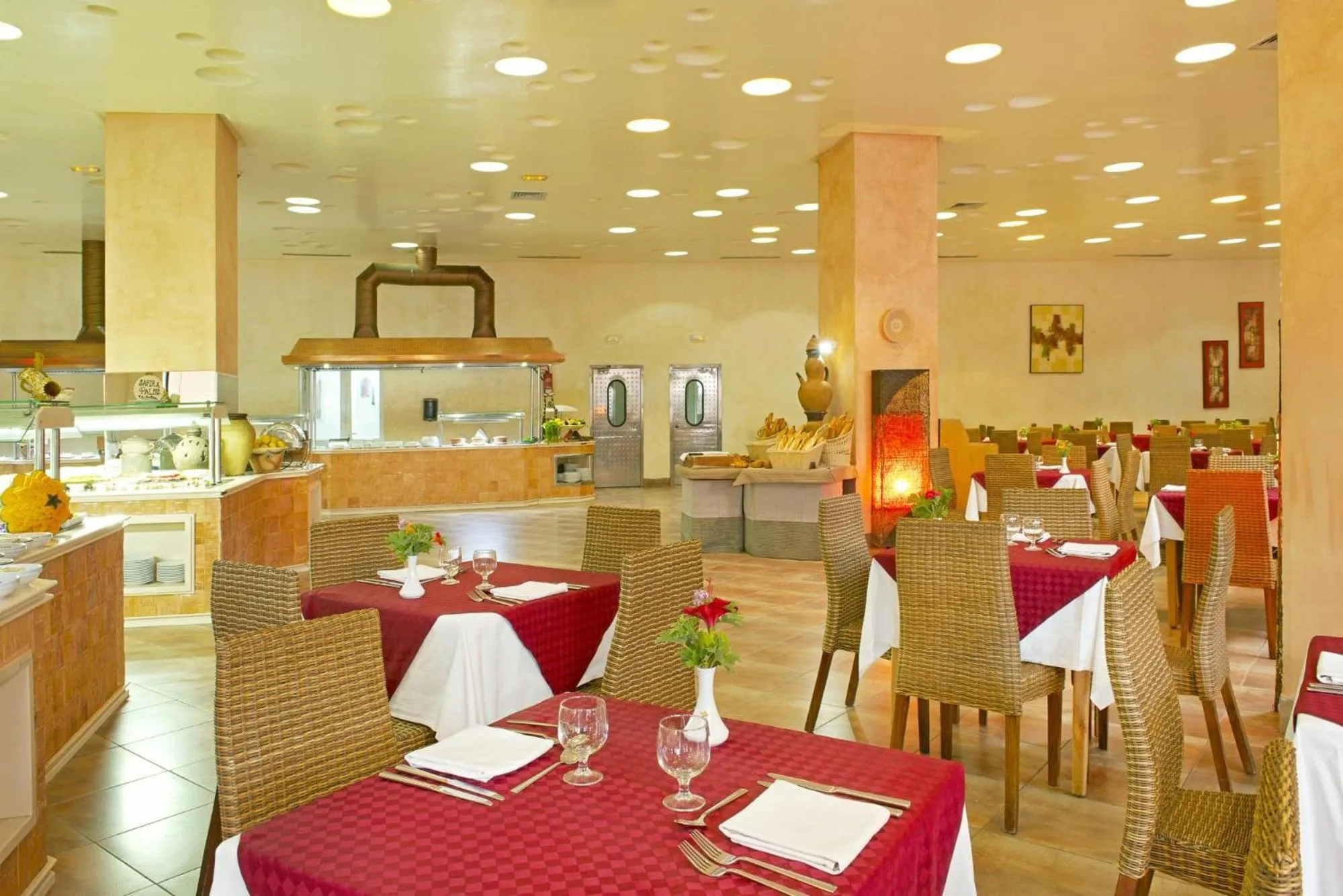 Restaurant/places to eat in Vincci Safira Palms