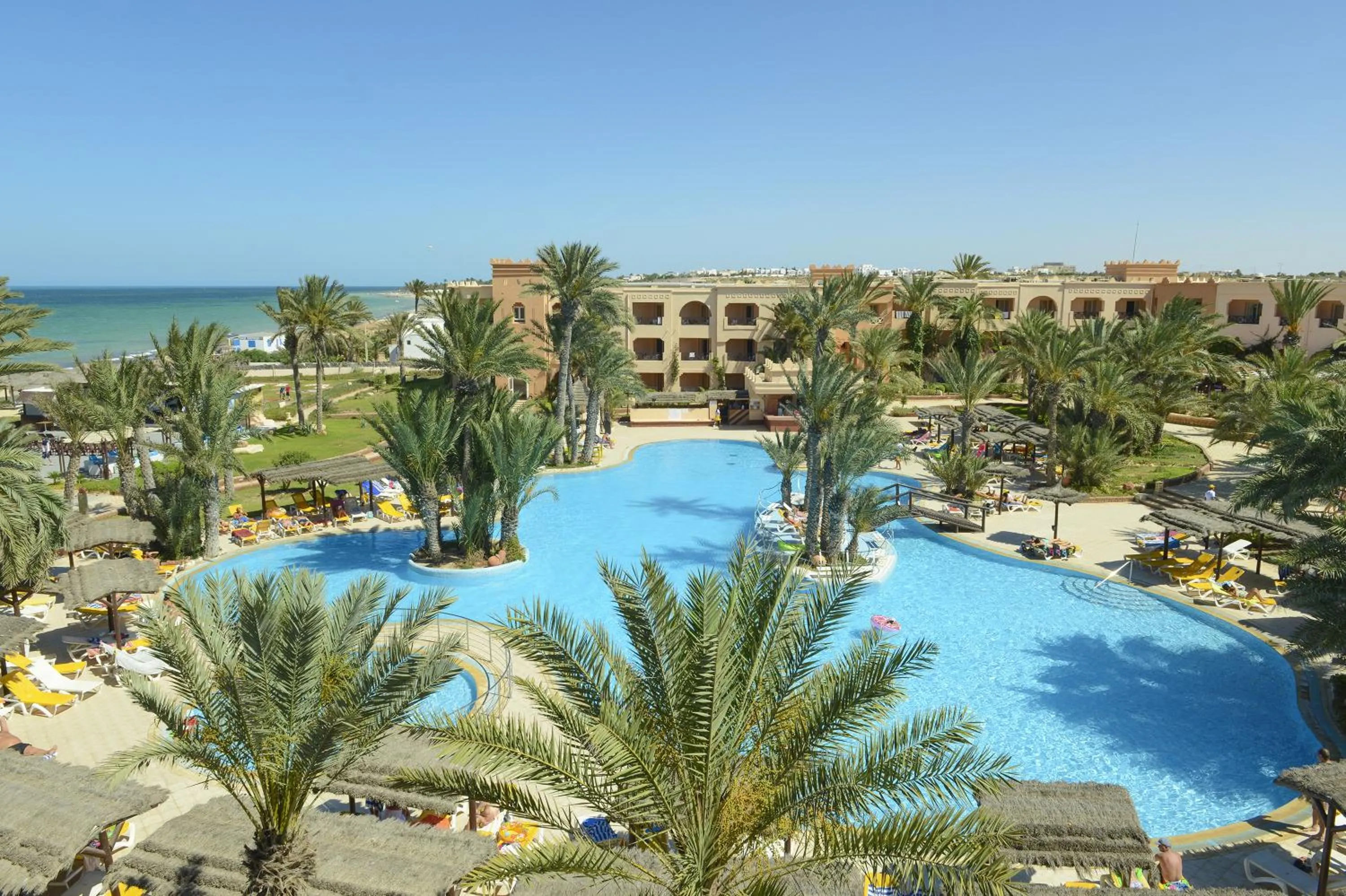 Swimming pool in Vincci Safira Palms