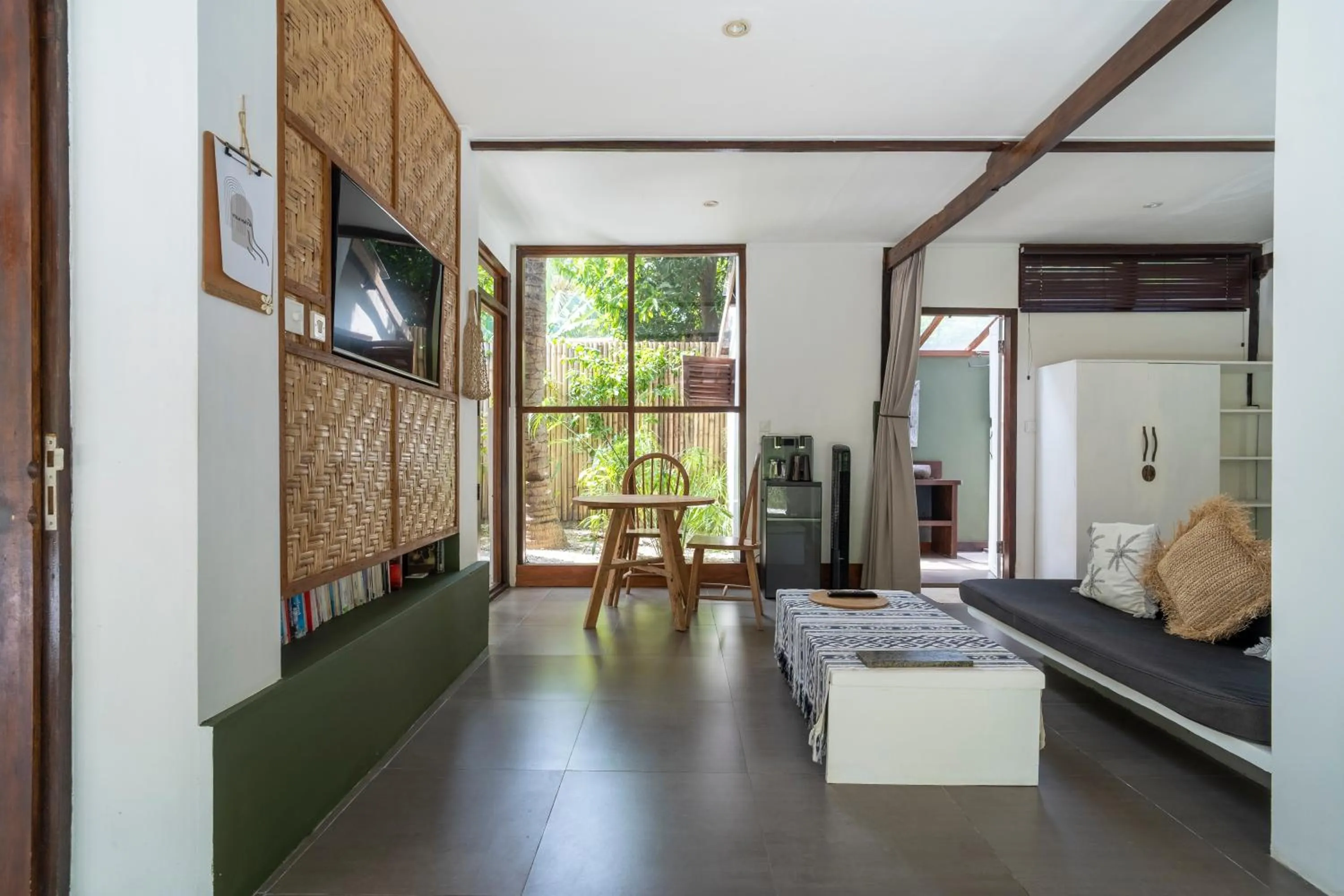 TV and multimedia, Bed in Villa Maiya