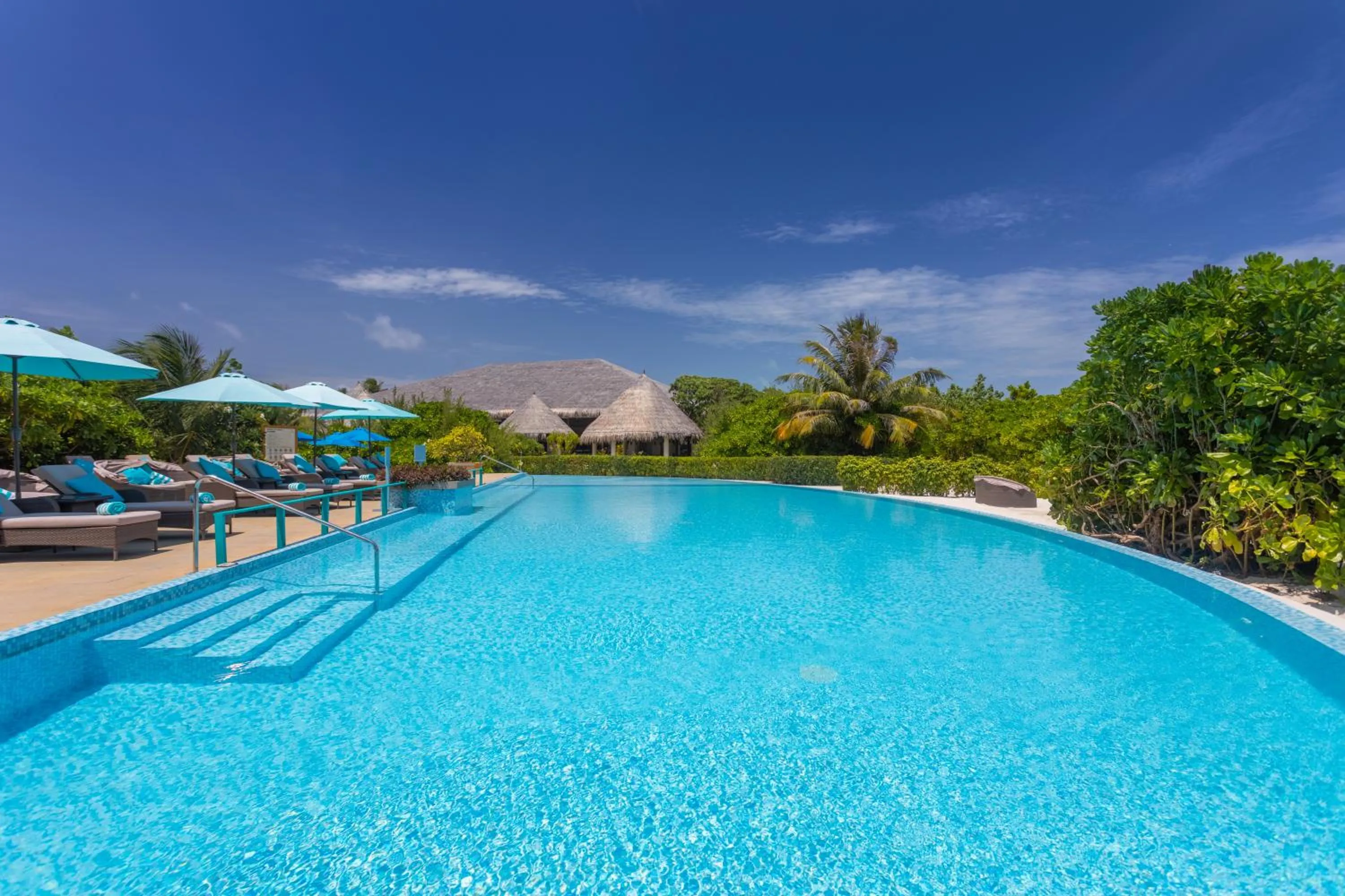 Swimming pool in Cocoon Maldives - All Inclusive