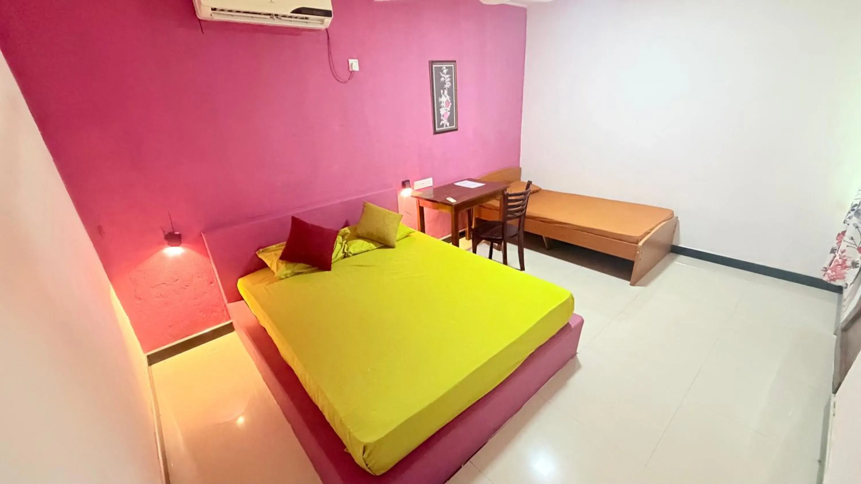 Luxury Triple Room in Hotel Angel Inn Beach Luxury Triple Room in Hotel Angel Inn Beach