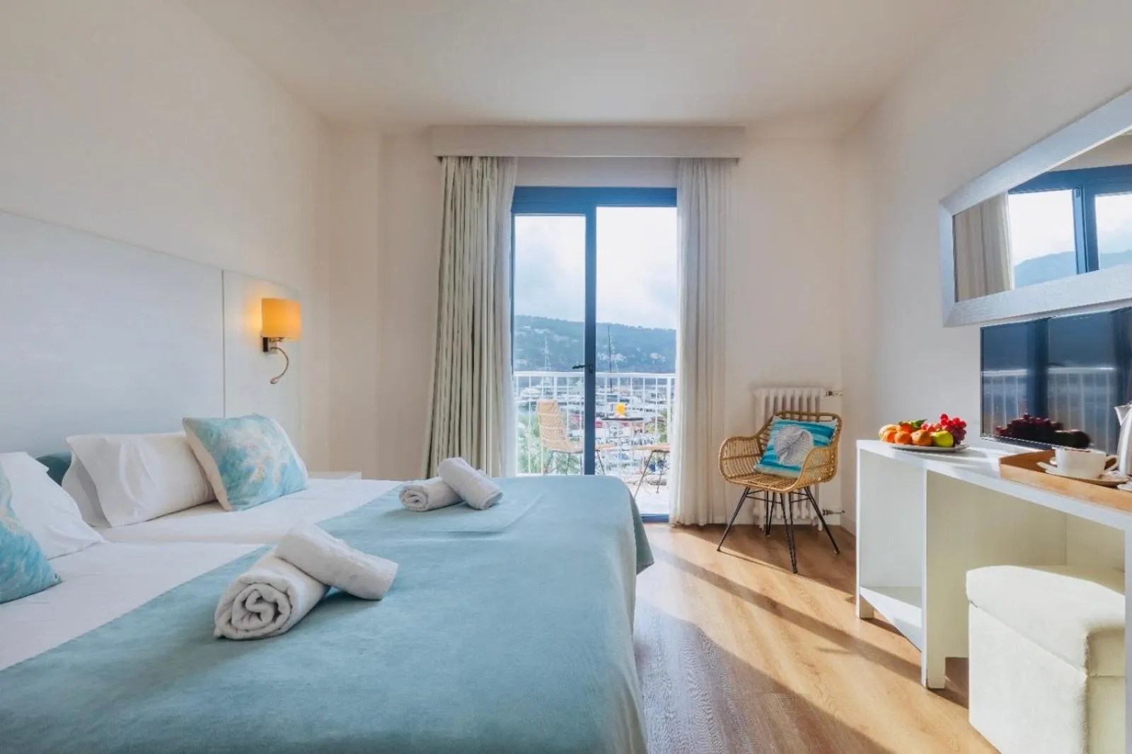 Area and facilities, Bed in Hotel Miramar