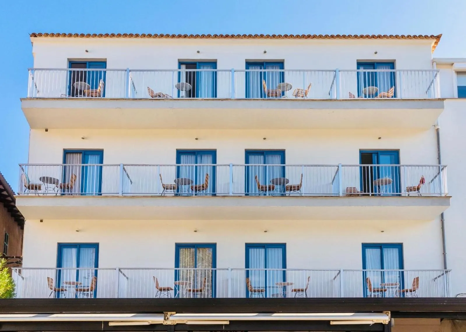 Property building in Hotel Miramar