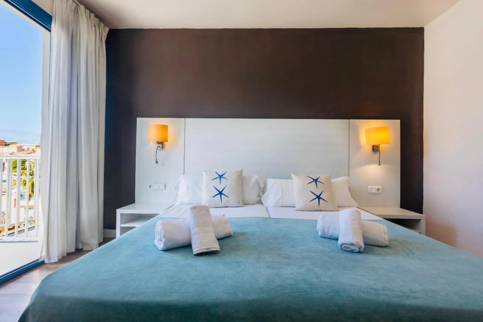 Bed in Hotel Miramar