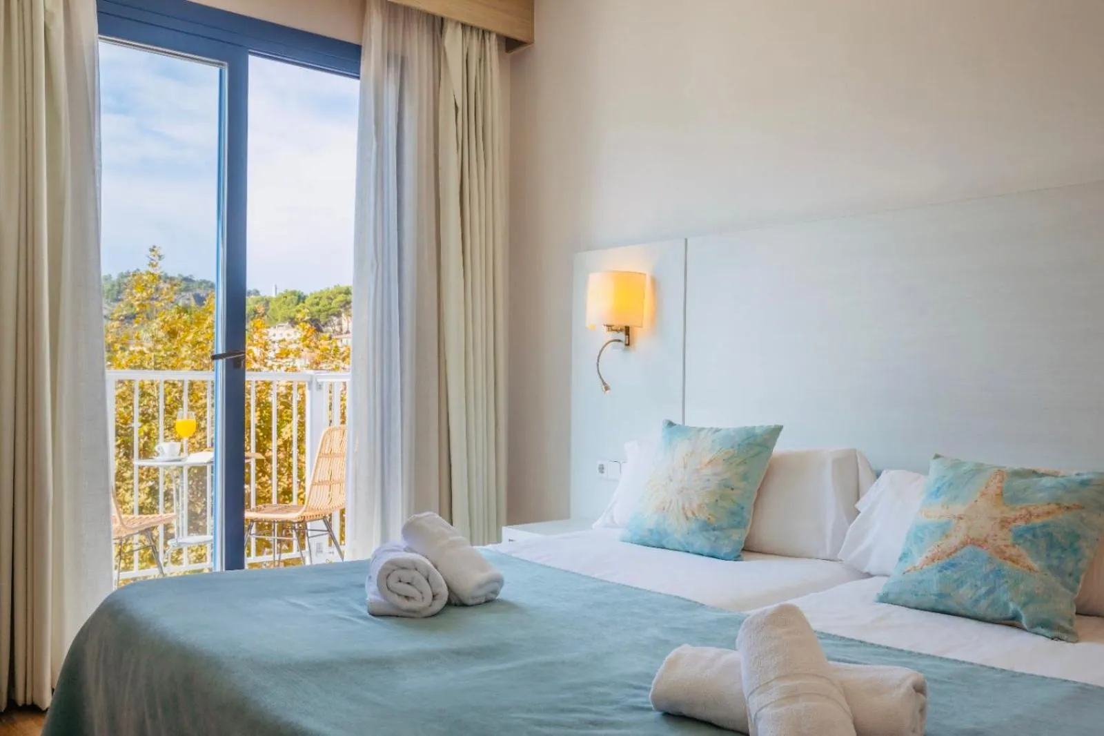 Bed in Hotel Miramar