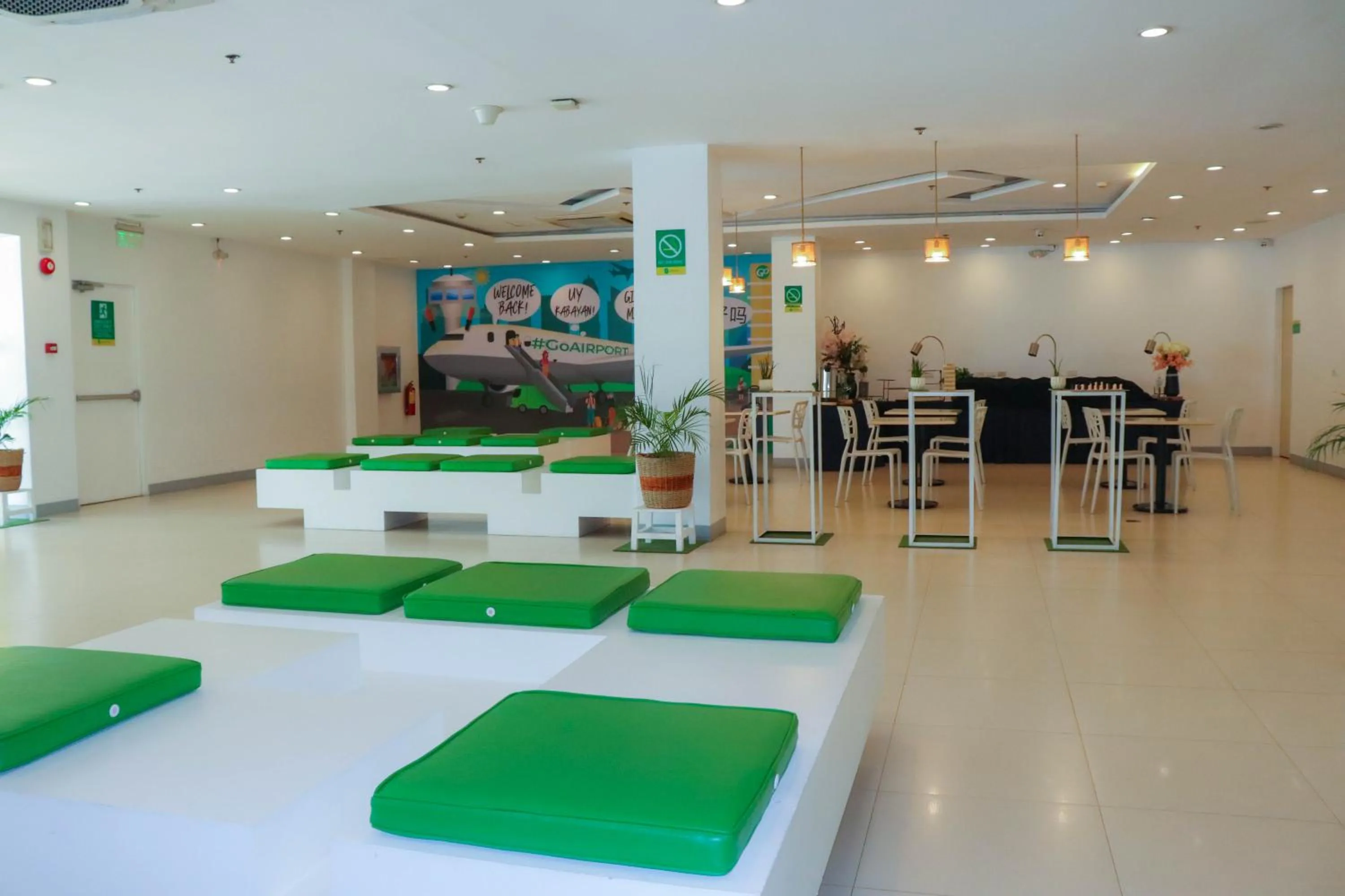 Communal lounge/ TV room in Go Hotels Manila Airport Road