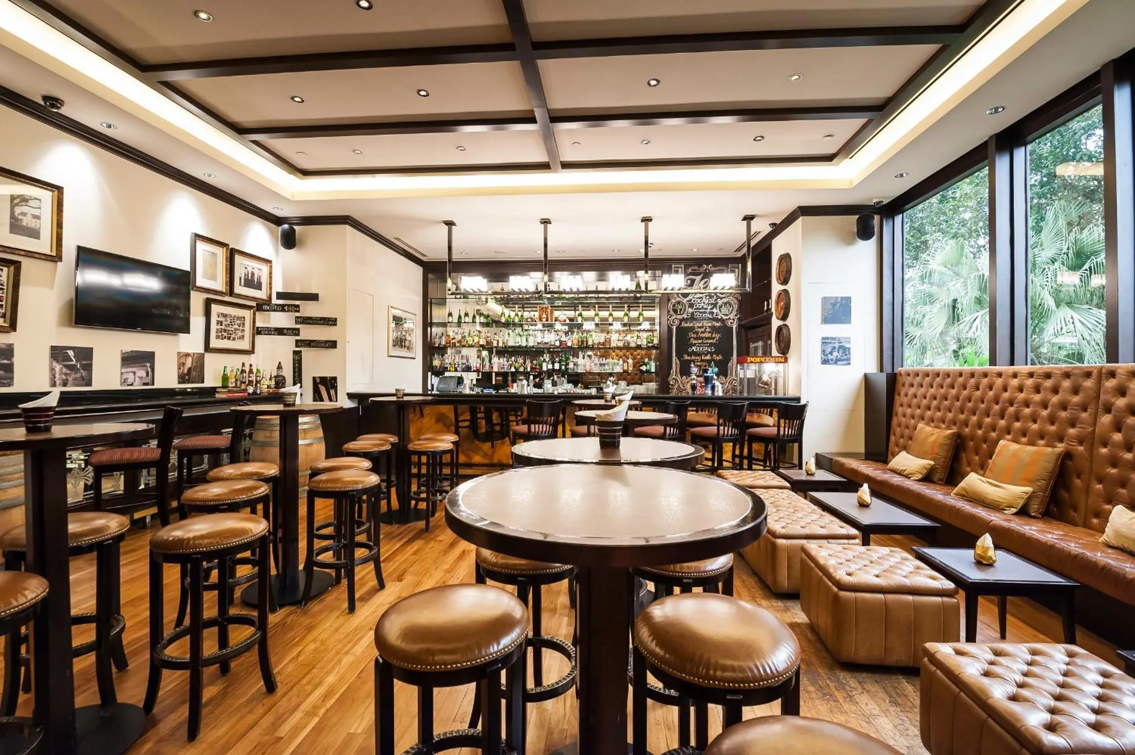 Lounge or bar in JEN Singapore Tanglin by Shangri-La