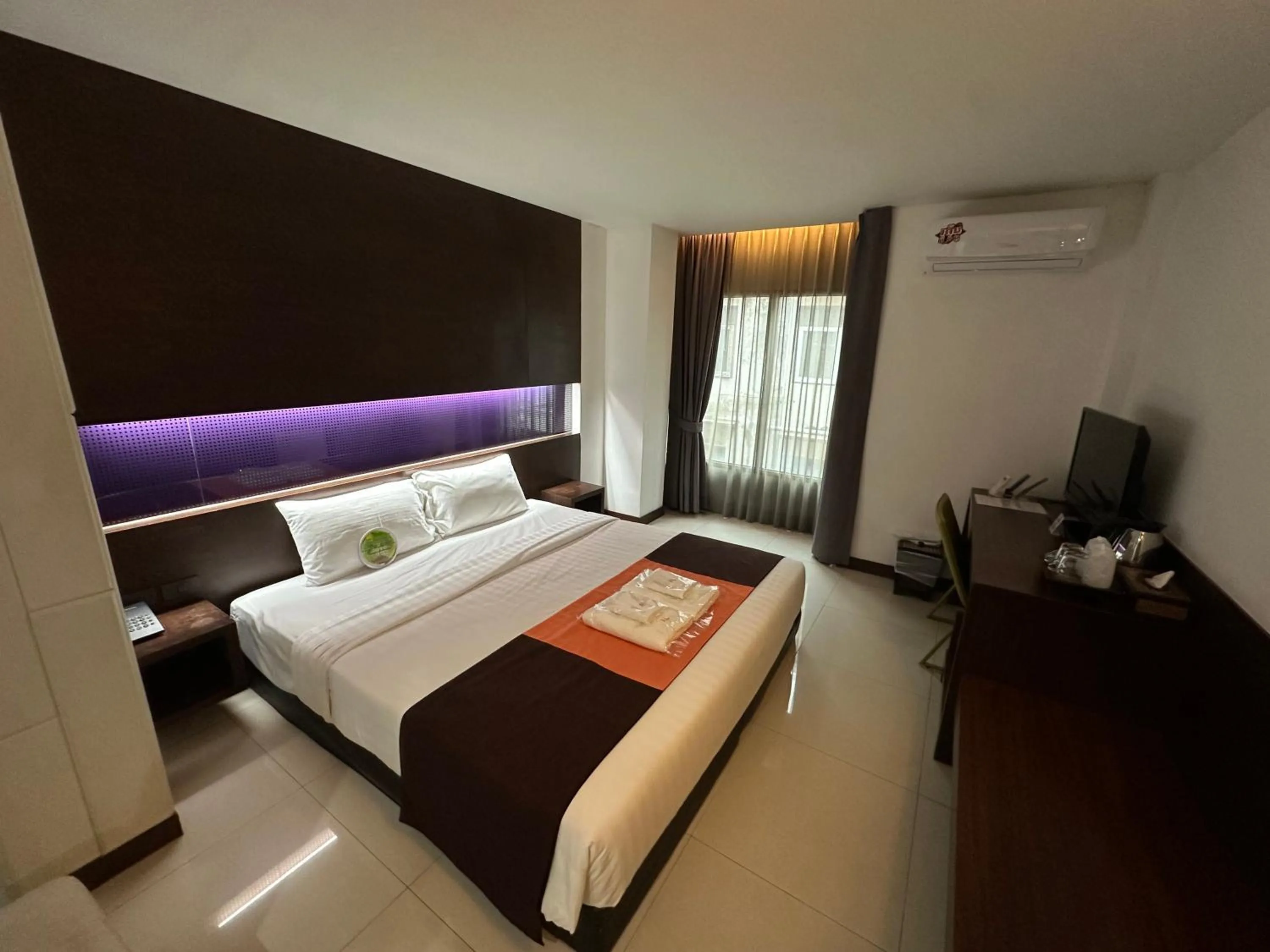 Photo of the whole room, Bed in Collection O The Bangkok Airport Link Suite