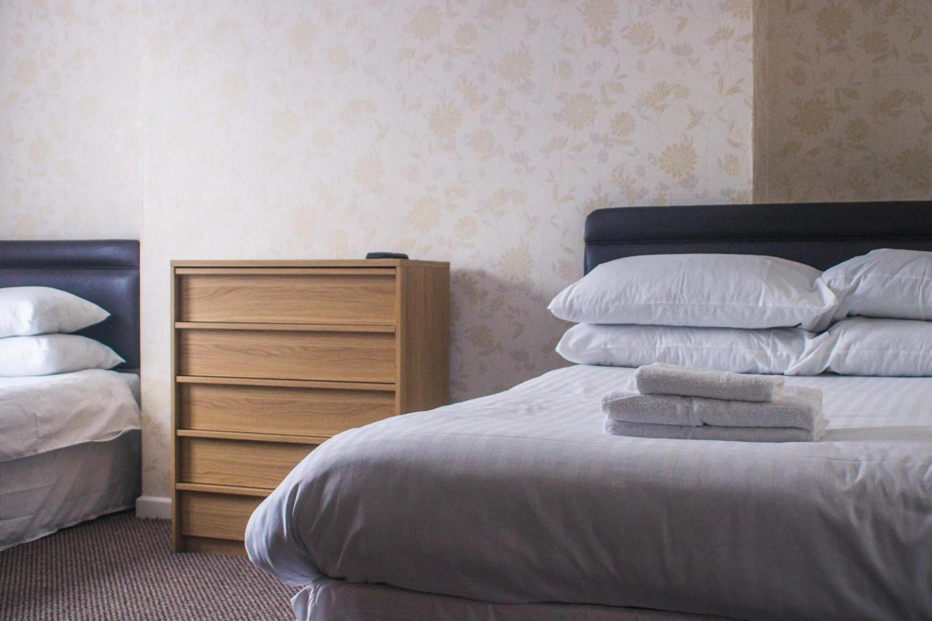 Bed in Wellesley Park Hotel