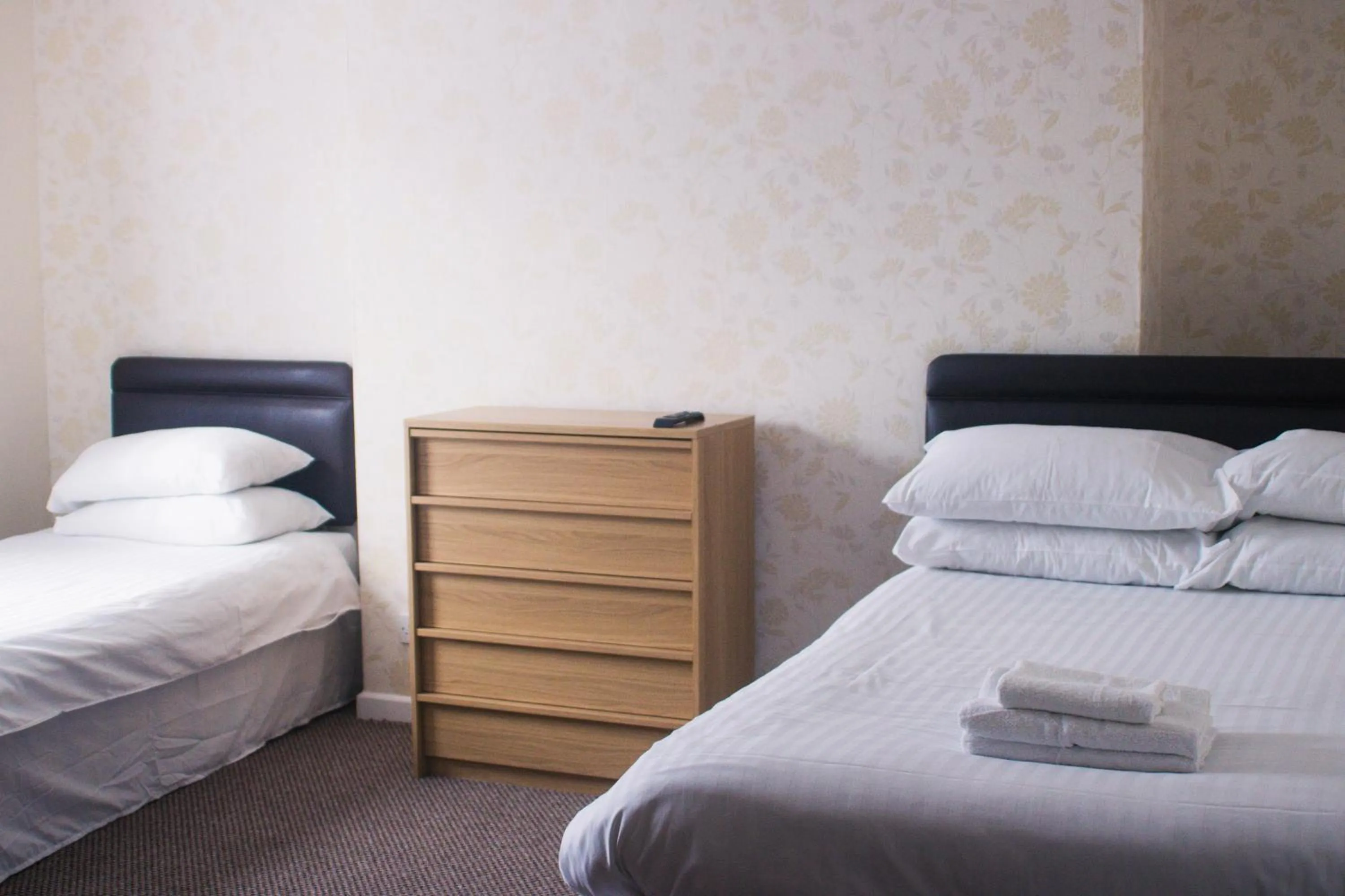 Bed in Wellesley Park Hotel