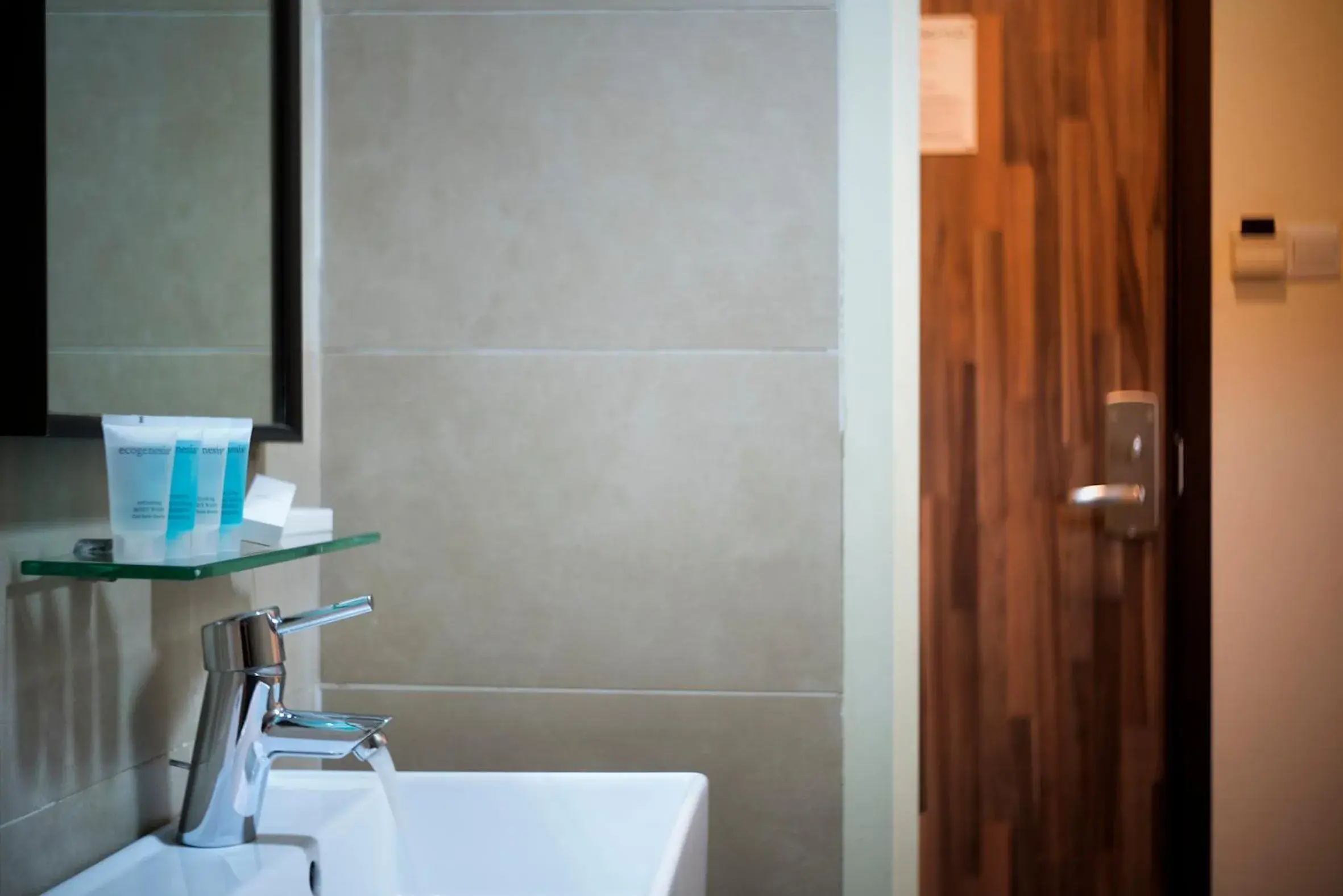 Triple Room in Value Hotel Thomson Triple Room in Value Hotel Thomson