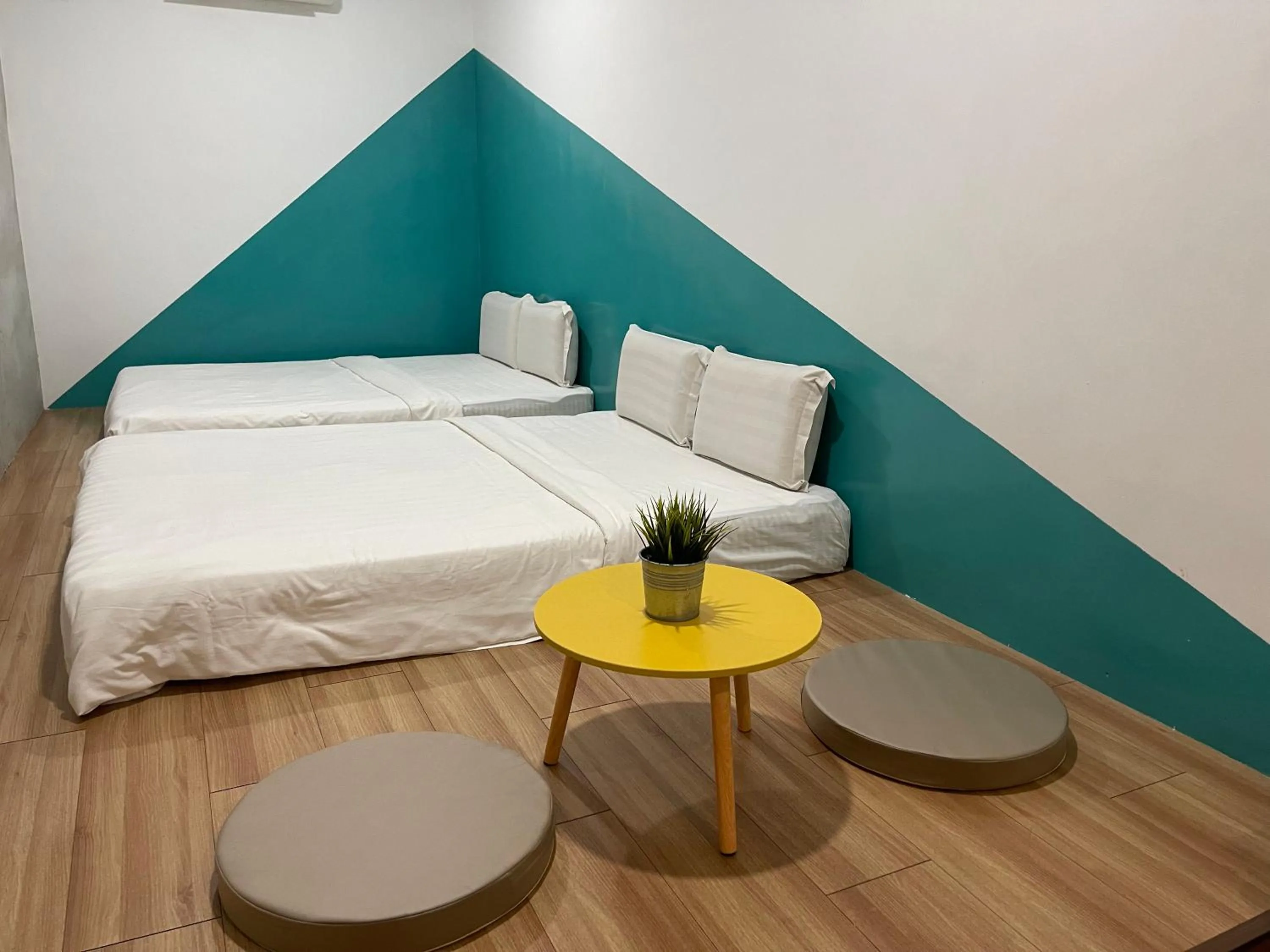 Bedroom, Bed in Vrest Hotel