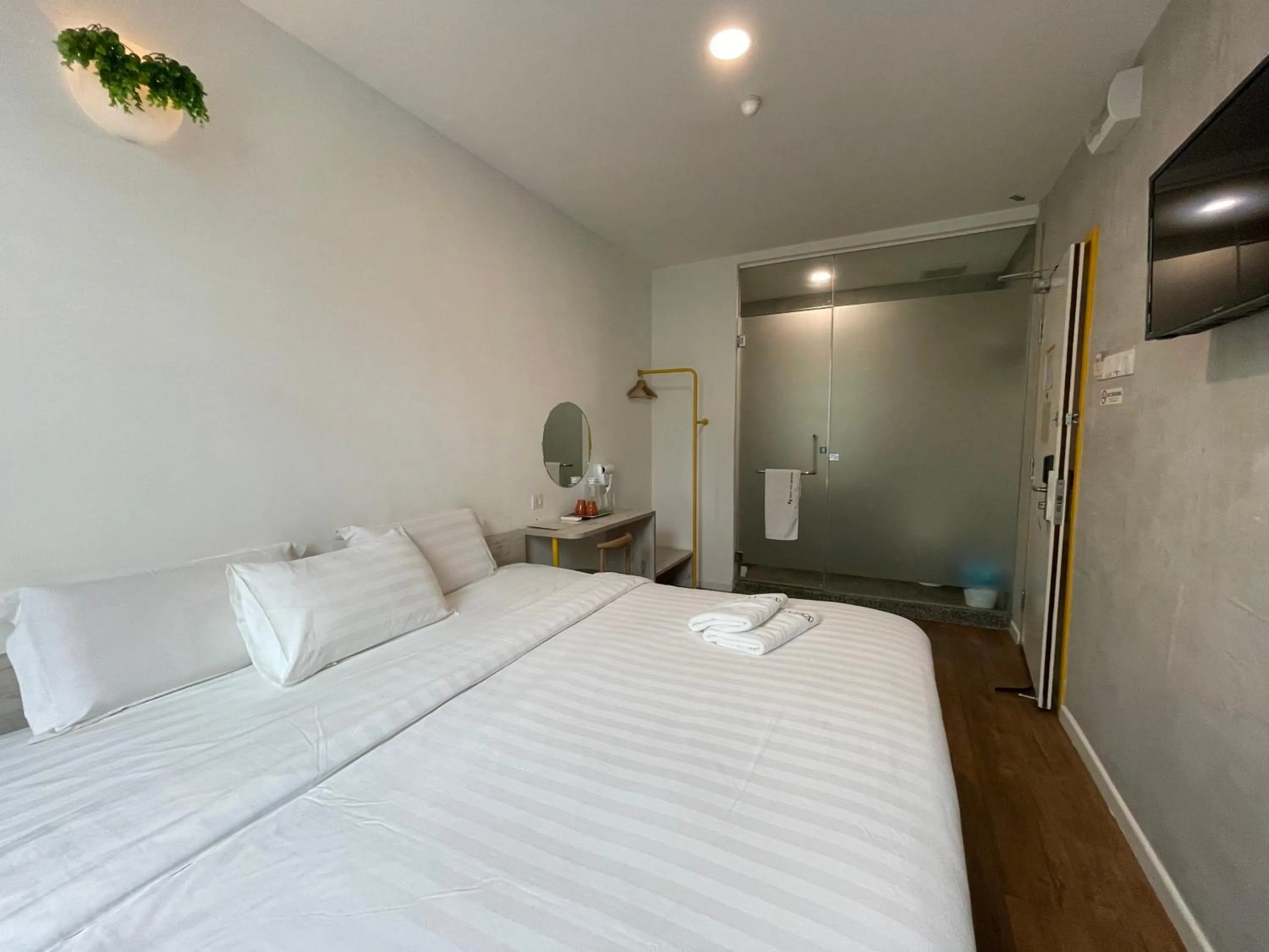 Bedroom, Bed in Vrest Hotel