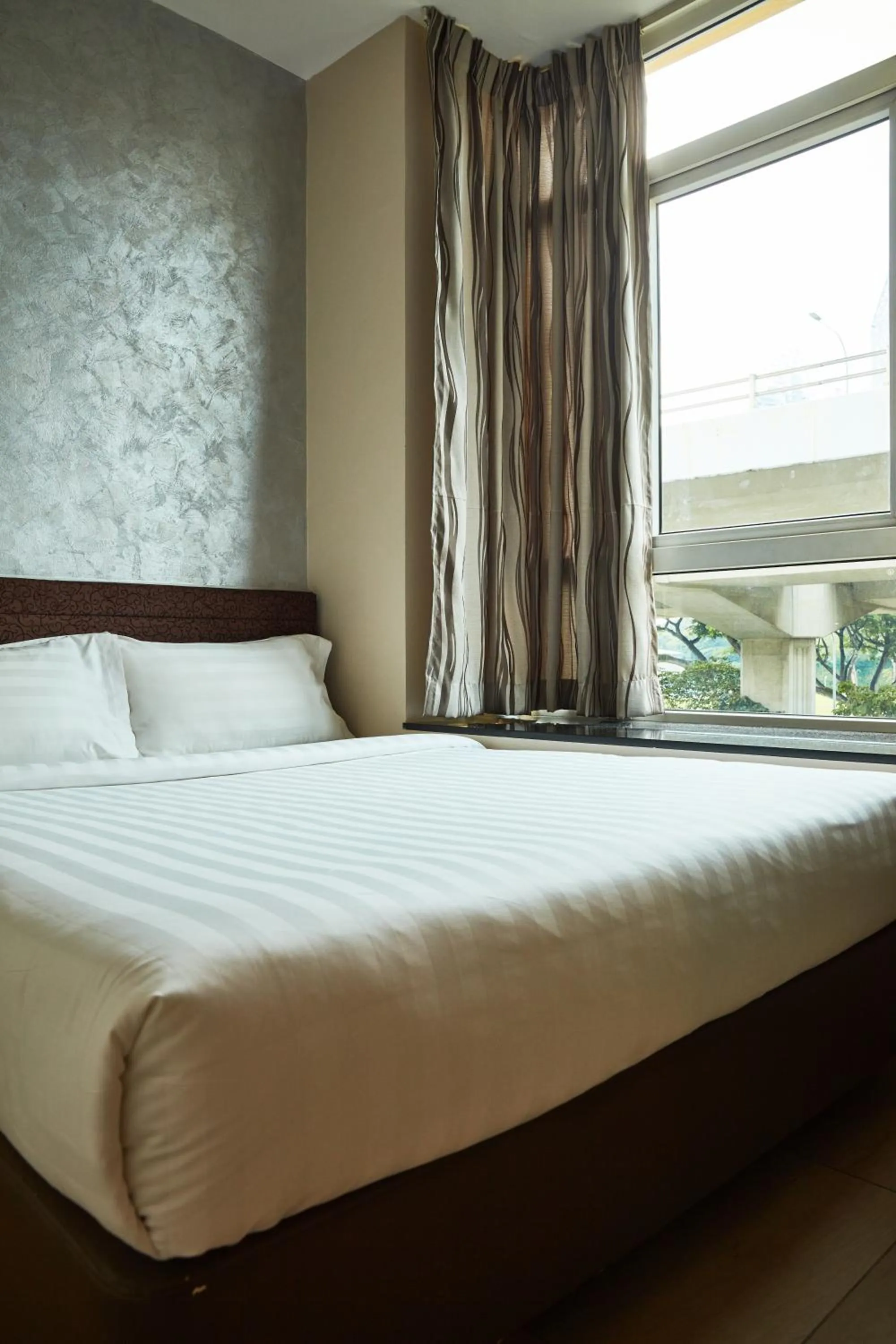 Bed in ibis budget Singapore Mount Faber
