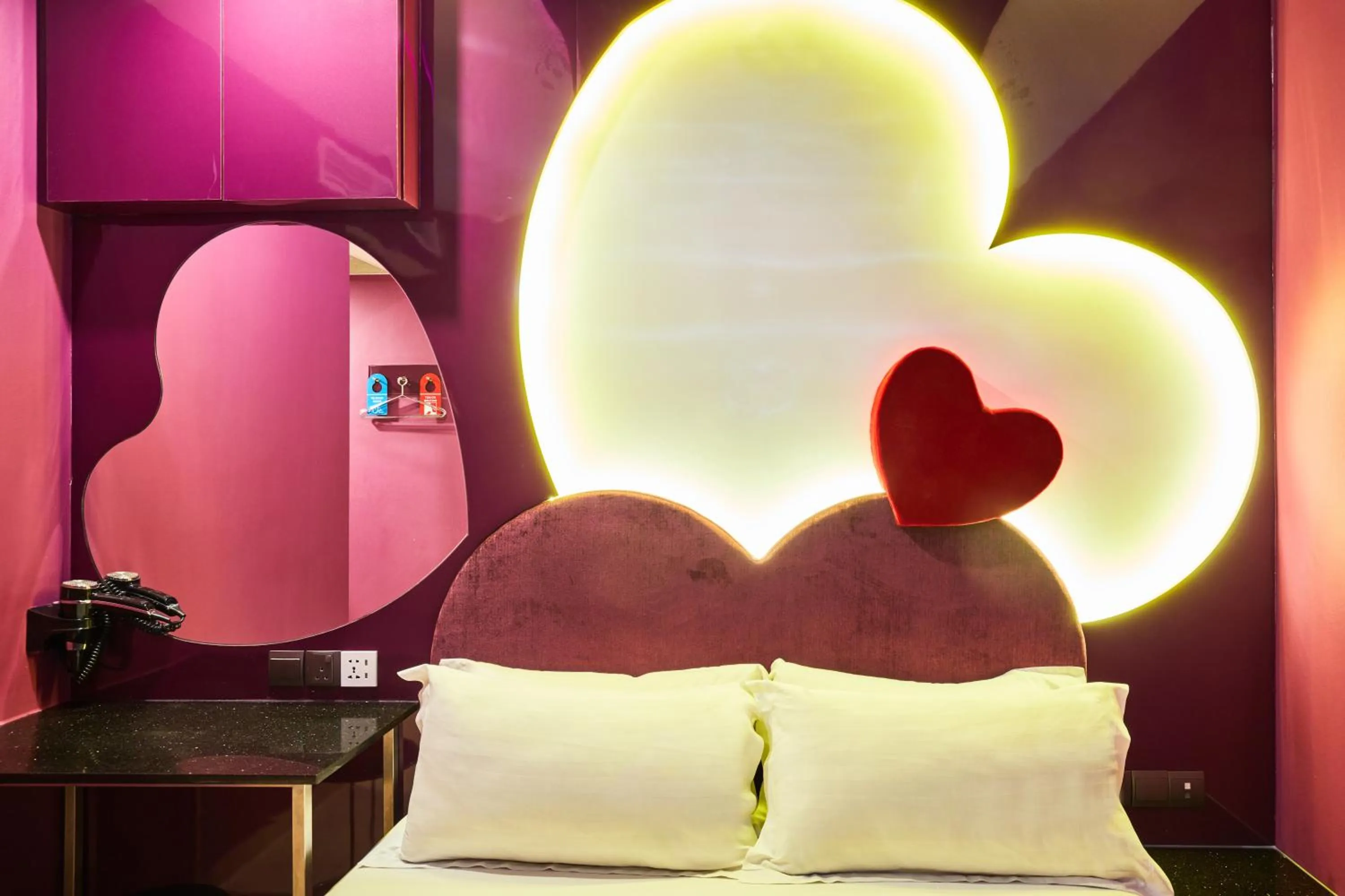 Bed in ibis budget Singapore Mount Faber