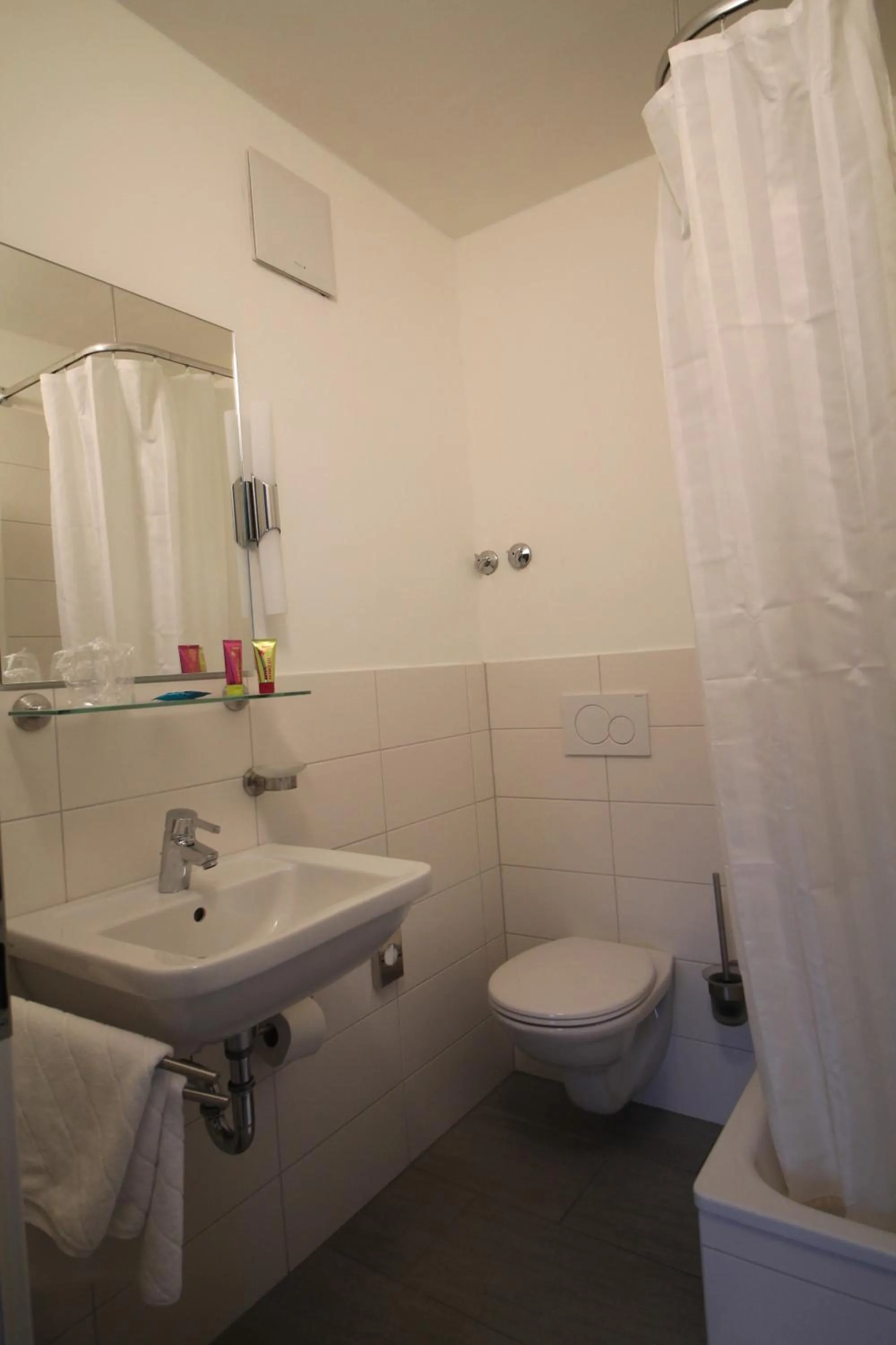 Shower in Heimat St. Pauli