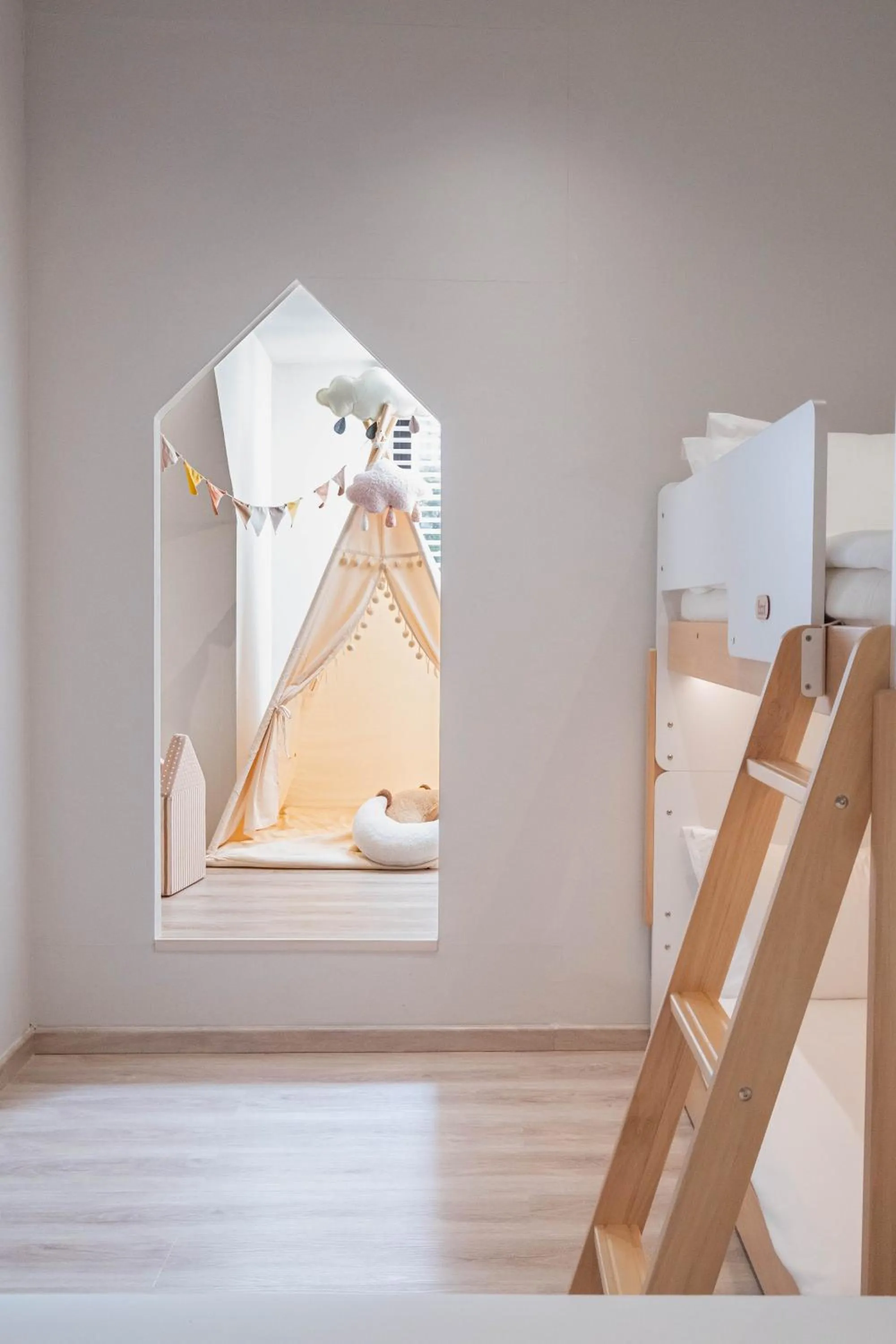 Decorative detail, Bed in Rest Bugis Hotel