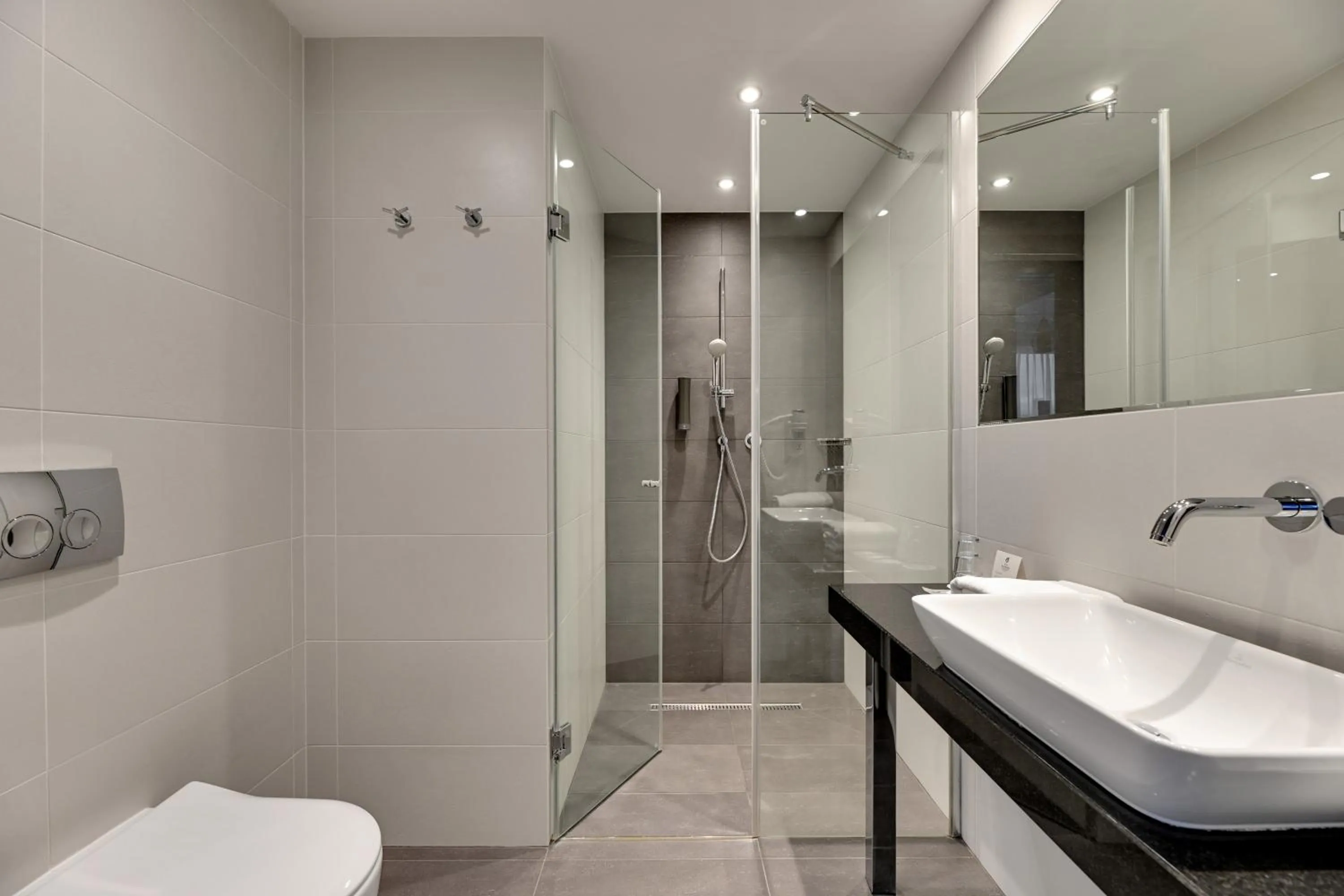 Toilet in GRANO HOTEL Gdańsk Riverside dawniej HOTEL ALMOND BUSINESS & SPA