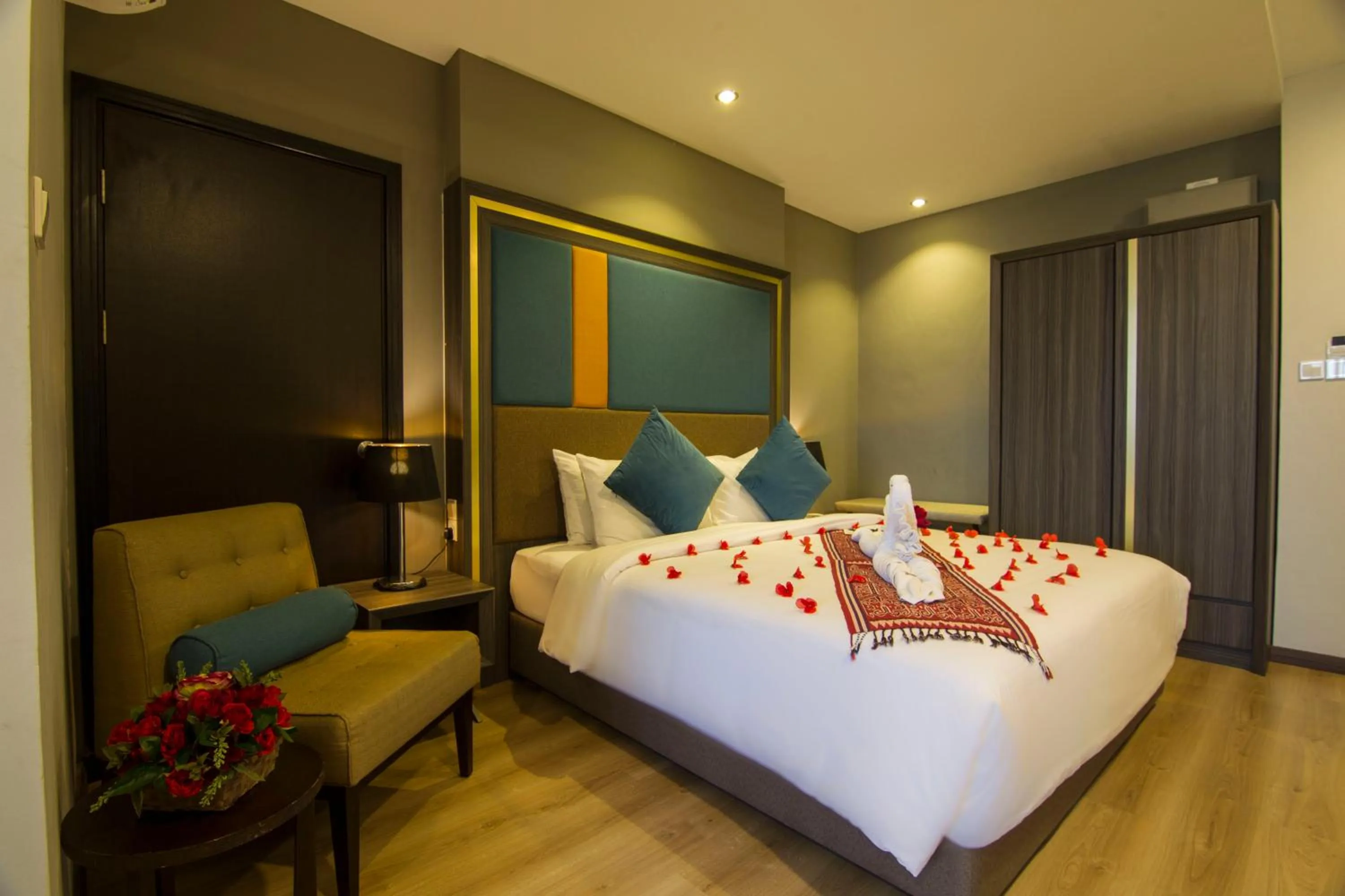 Bed in Goldenbay Hotel