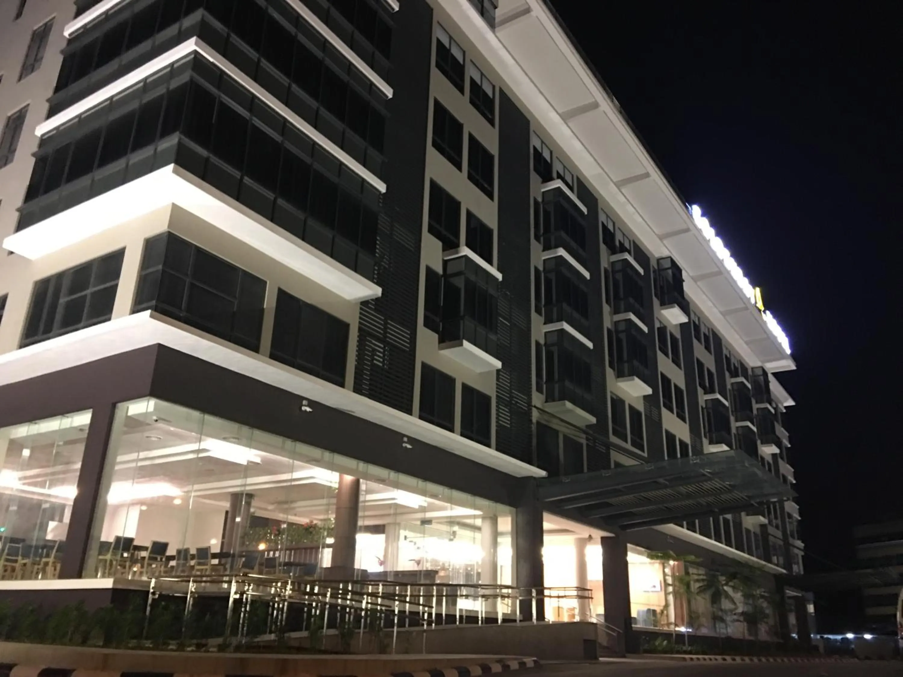 Facade/entrance in Goldenbay Hotel
